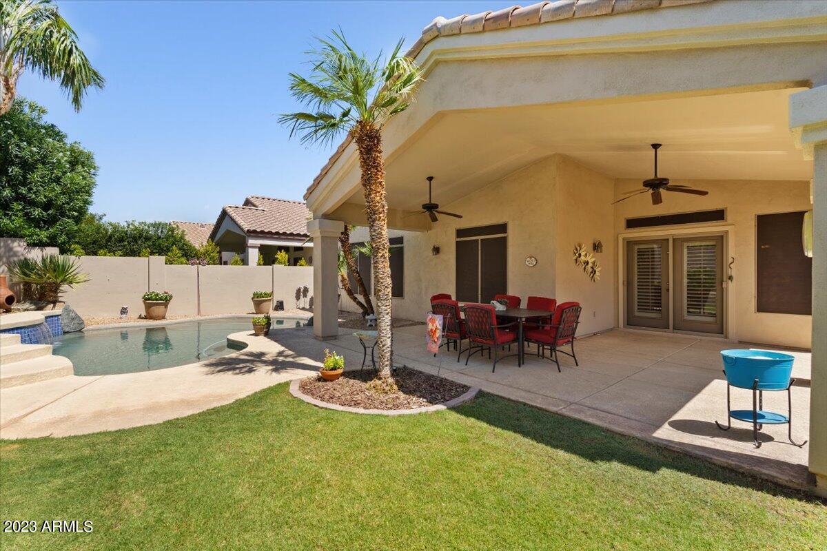 8092 E MICHELLE Drive