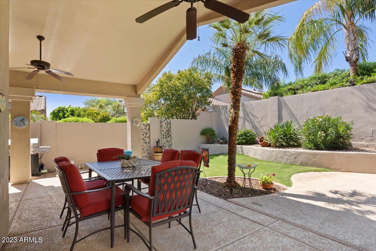 8092 E MICHELLE Drive