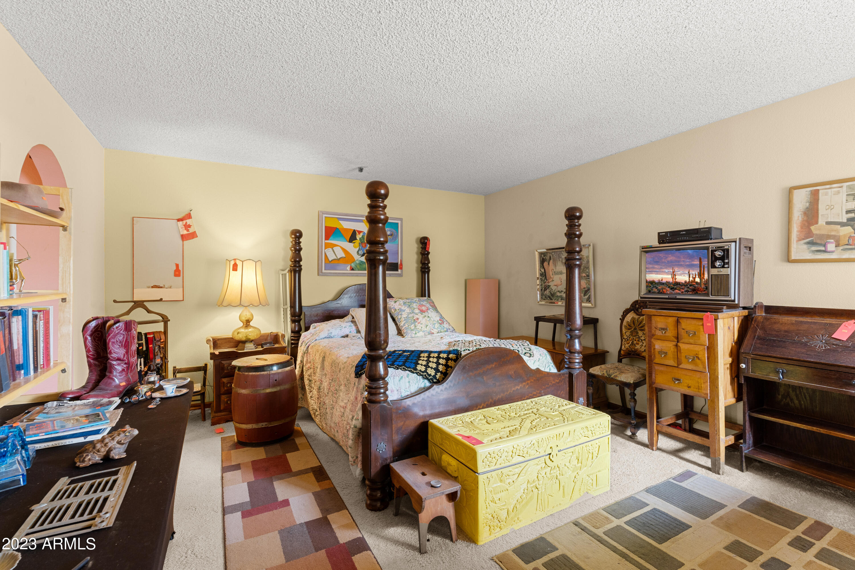 128 E WOOD Drive