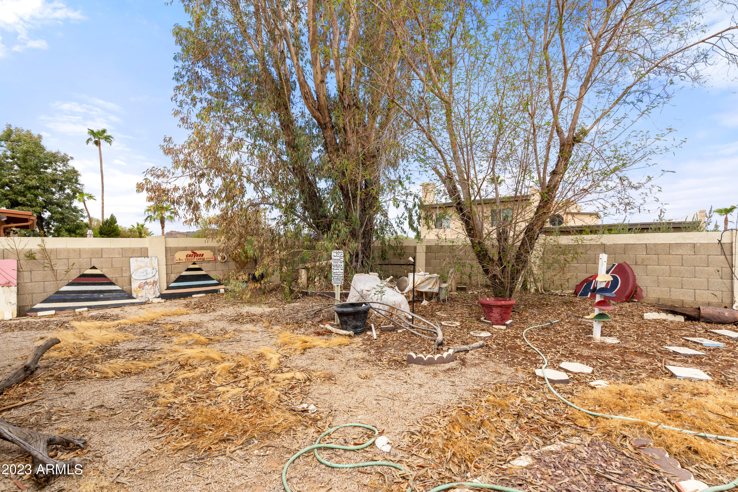 128 E WOOD Drive