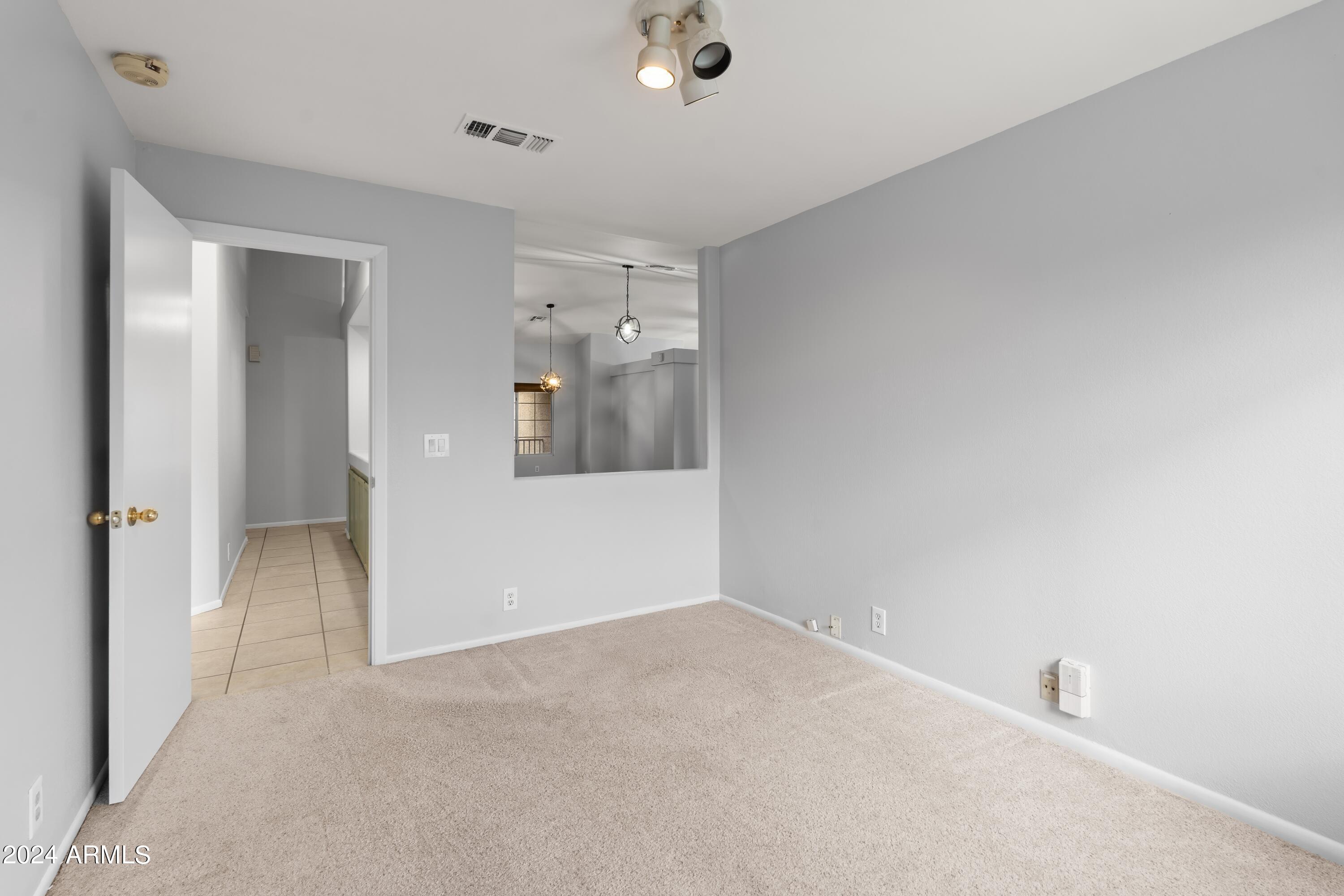 3323 E WAHALLA Lane