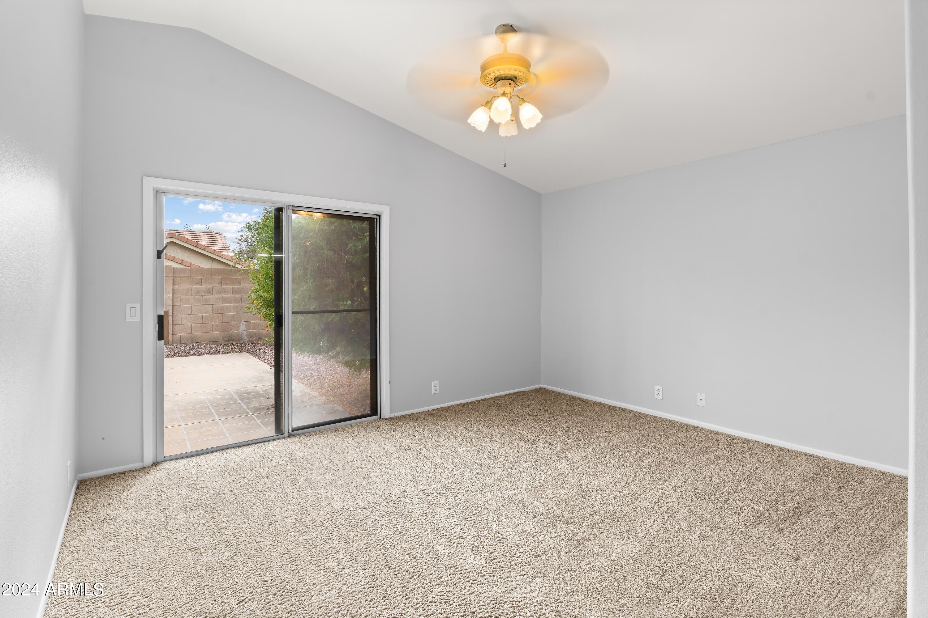 3323 E WAHALLA Lane