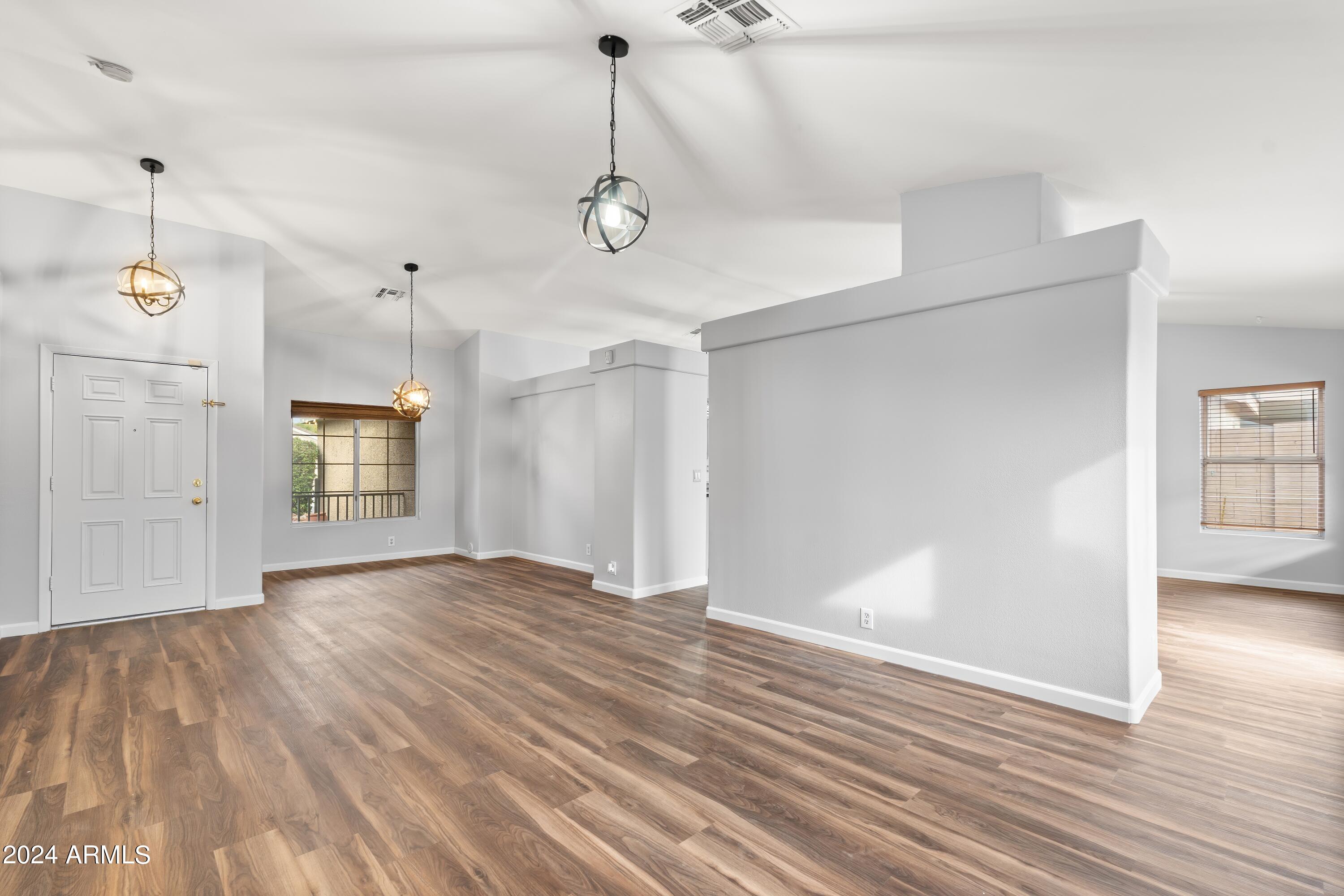 3323 E WAHALLA Lane