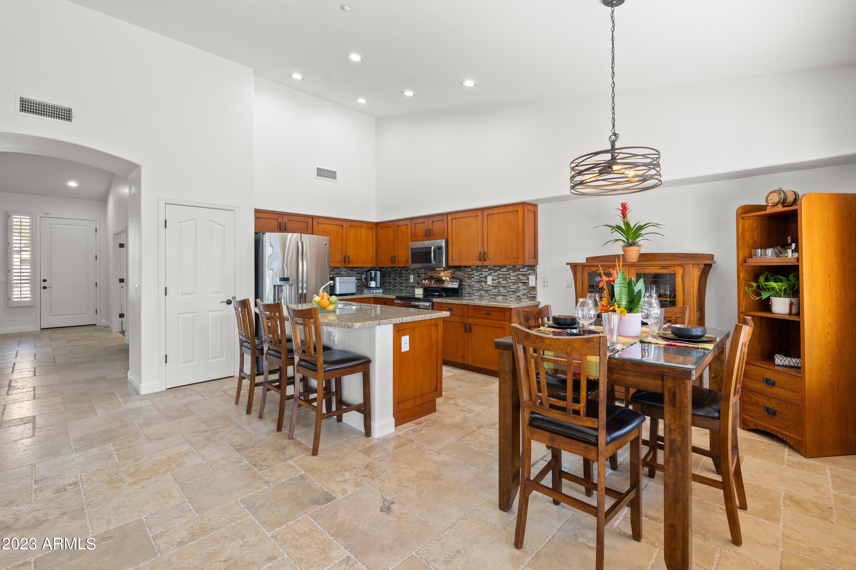 7241 E RUSTLING Pass