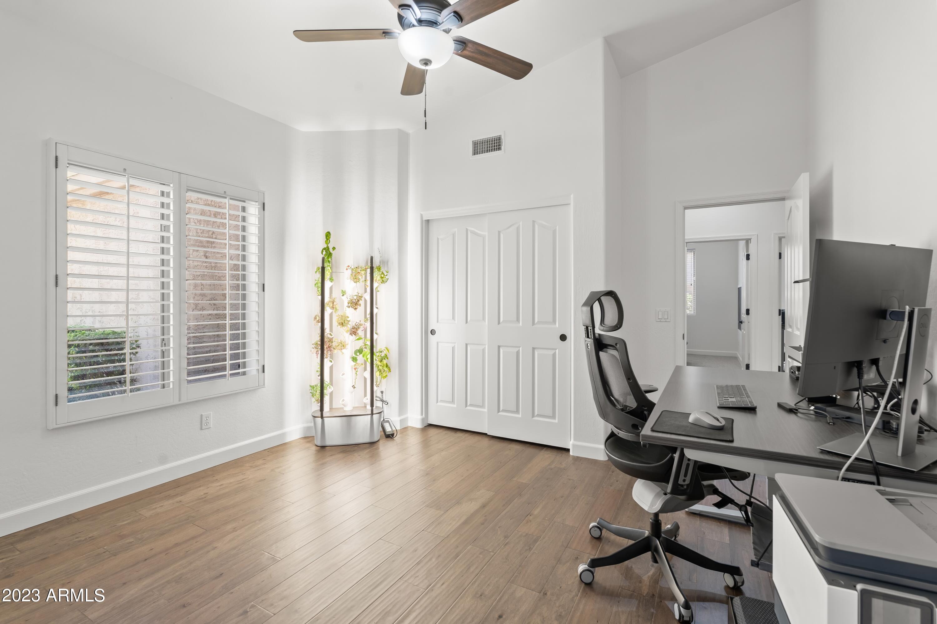 7241 E RUSTLING Pass