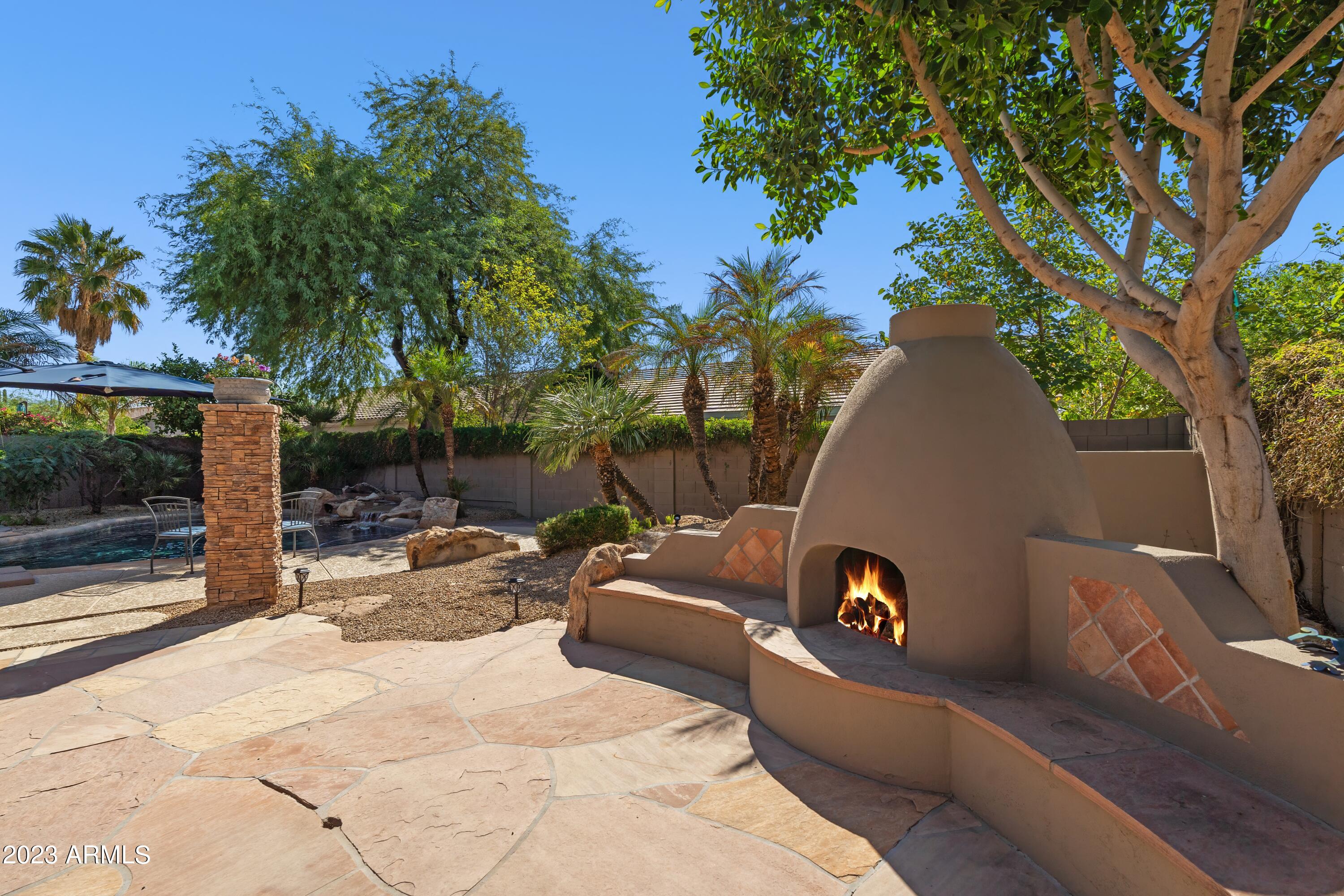 7241 E RUSTLING Pass