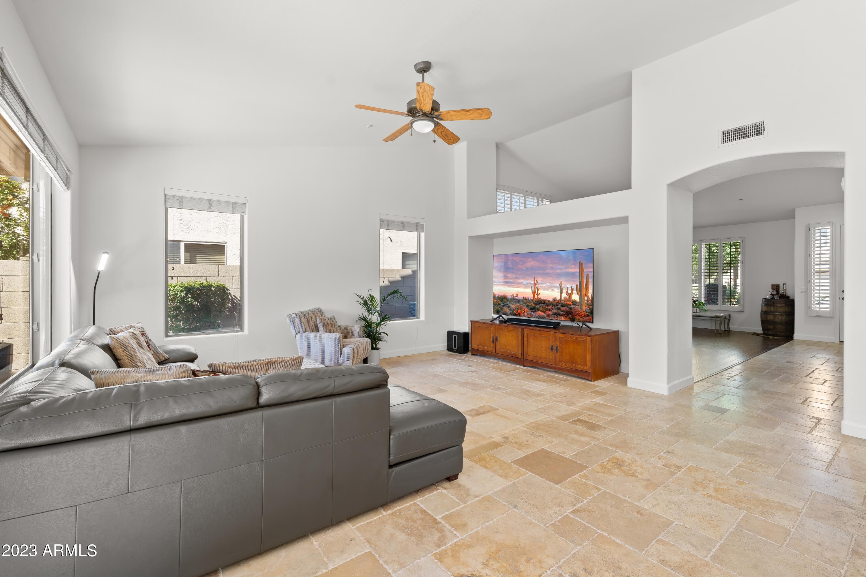 7241 E RUSTLING Pass