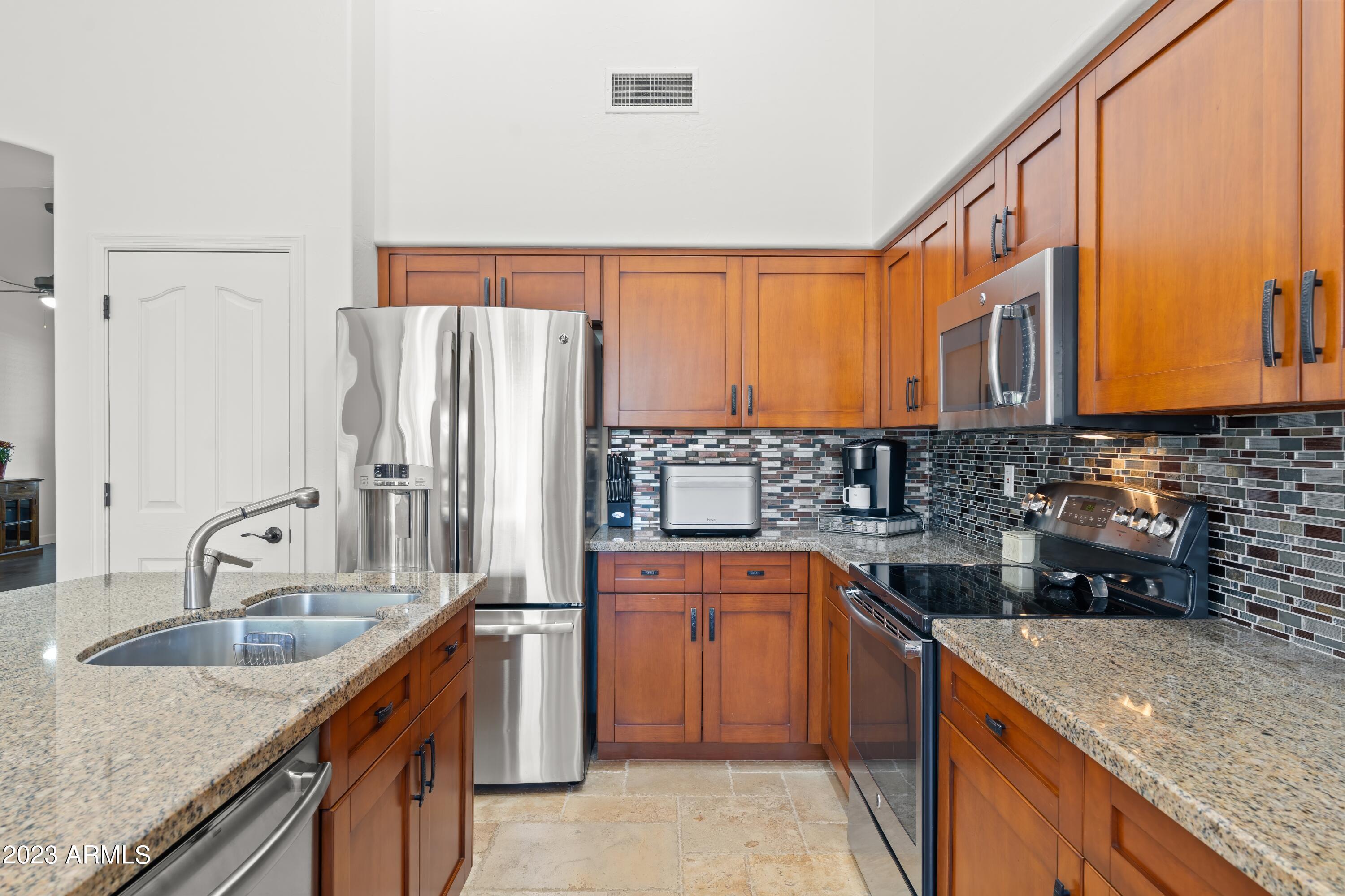 7241 E RUSTLING Pass