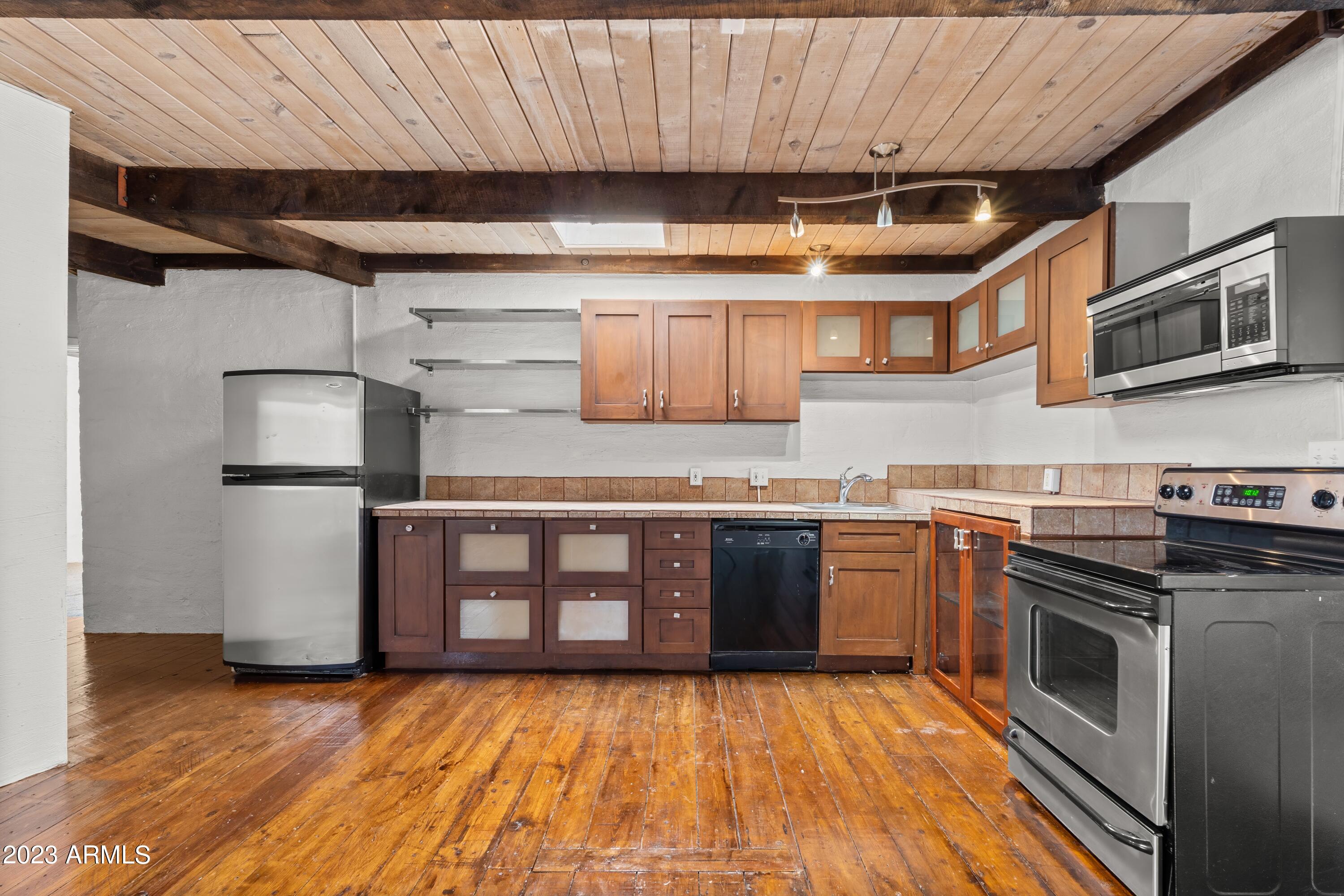 6840 E 2ND Street Unit: 17