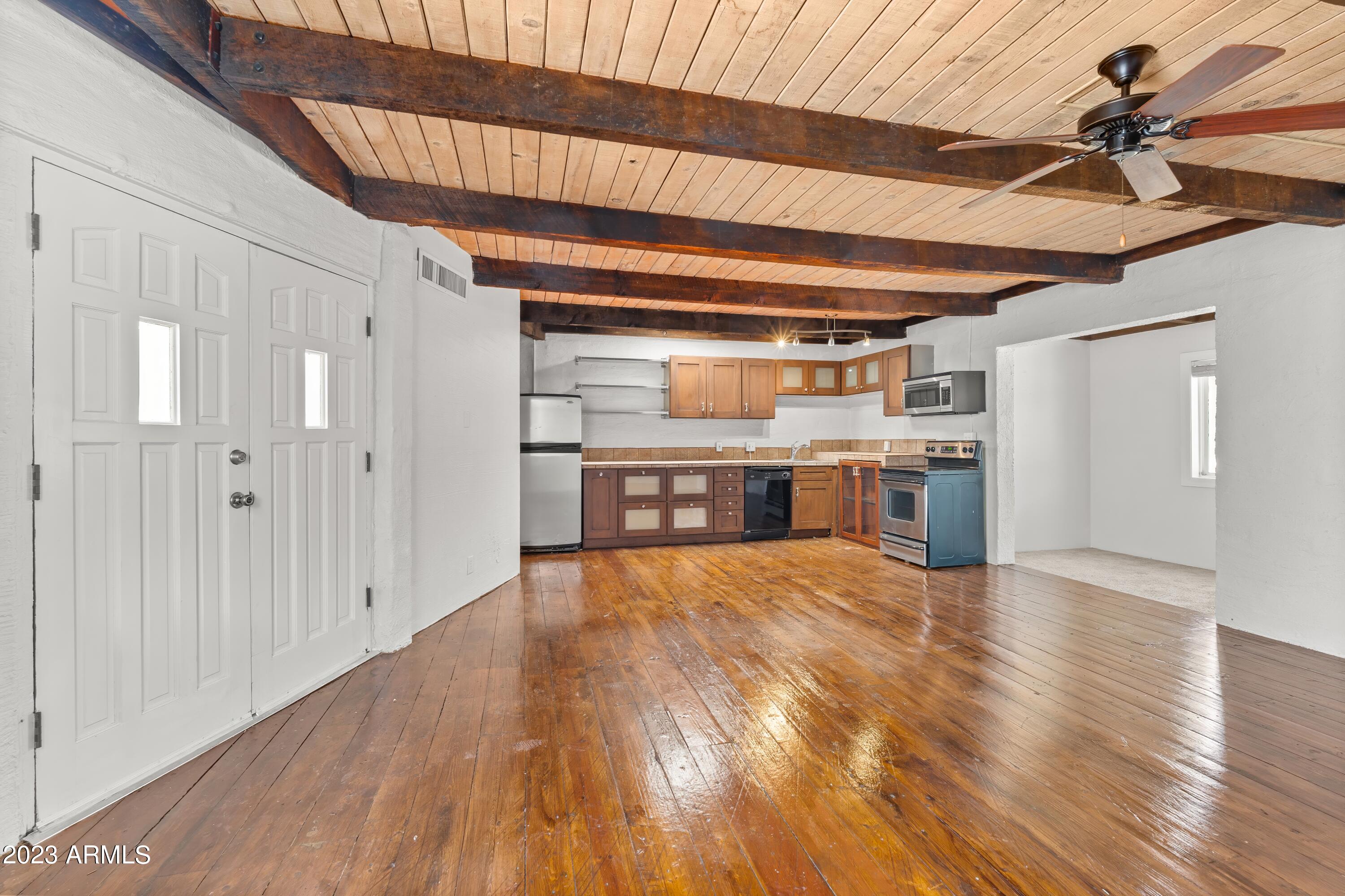 6840 E 2ND Street Unit: 17