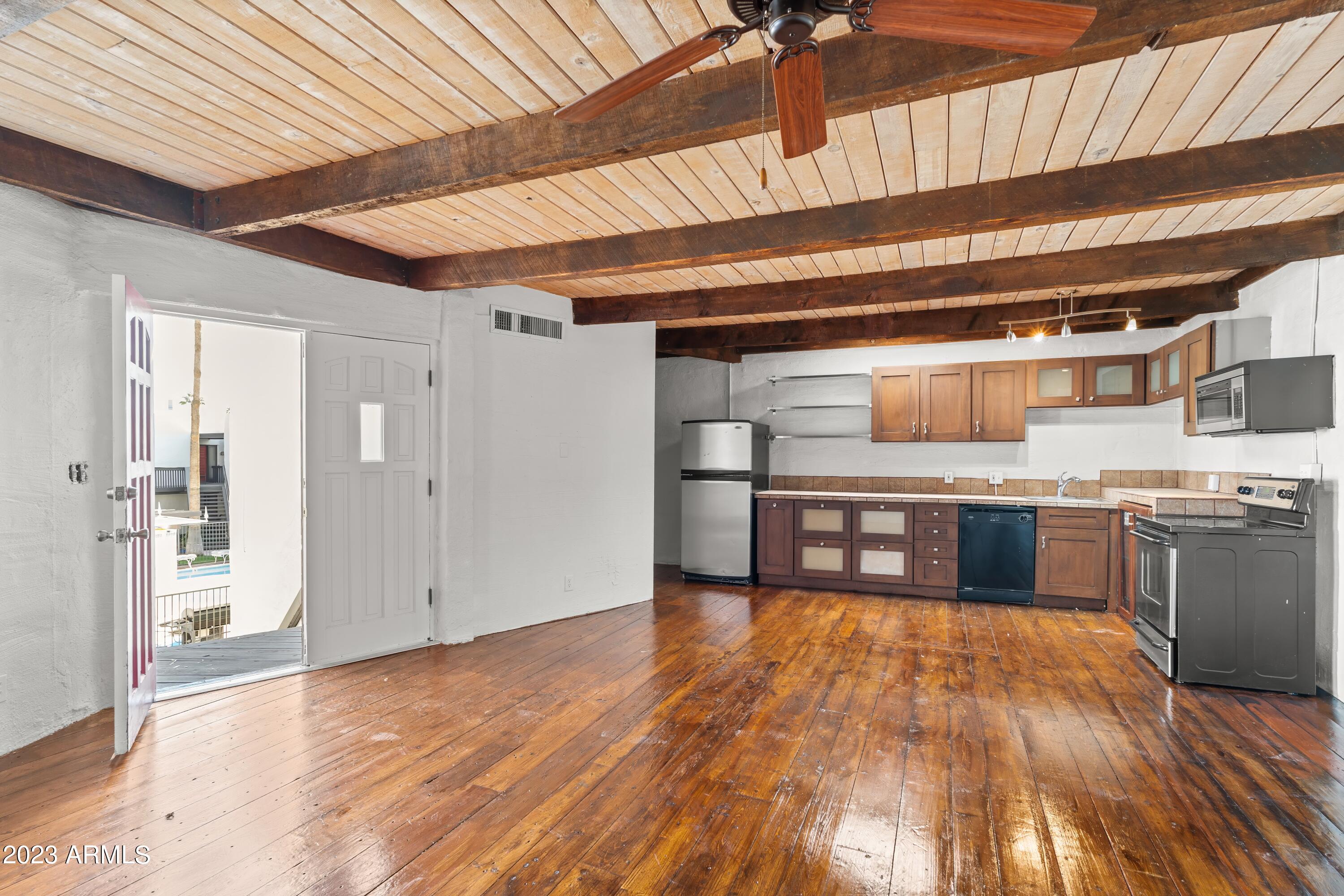 6840 E 2ND Street Unit: 17