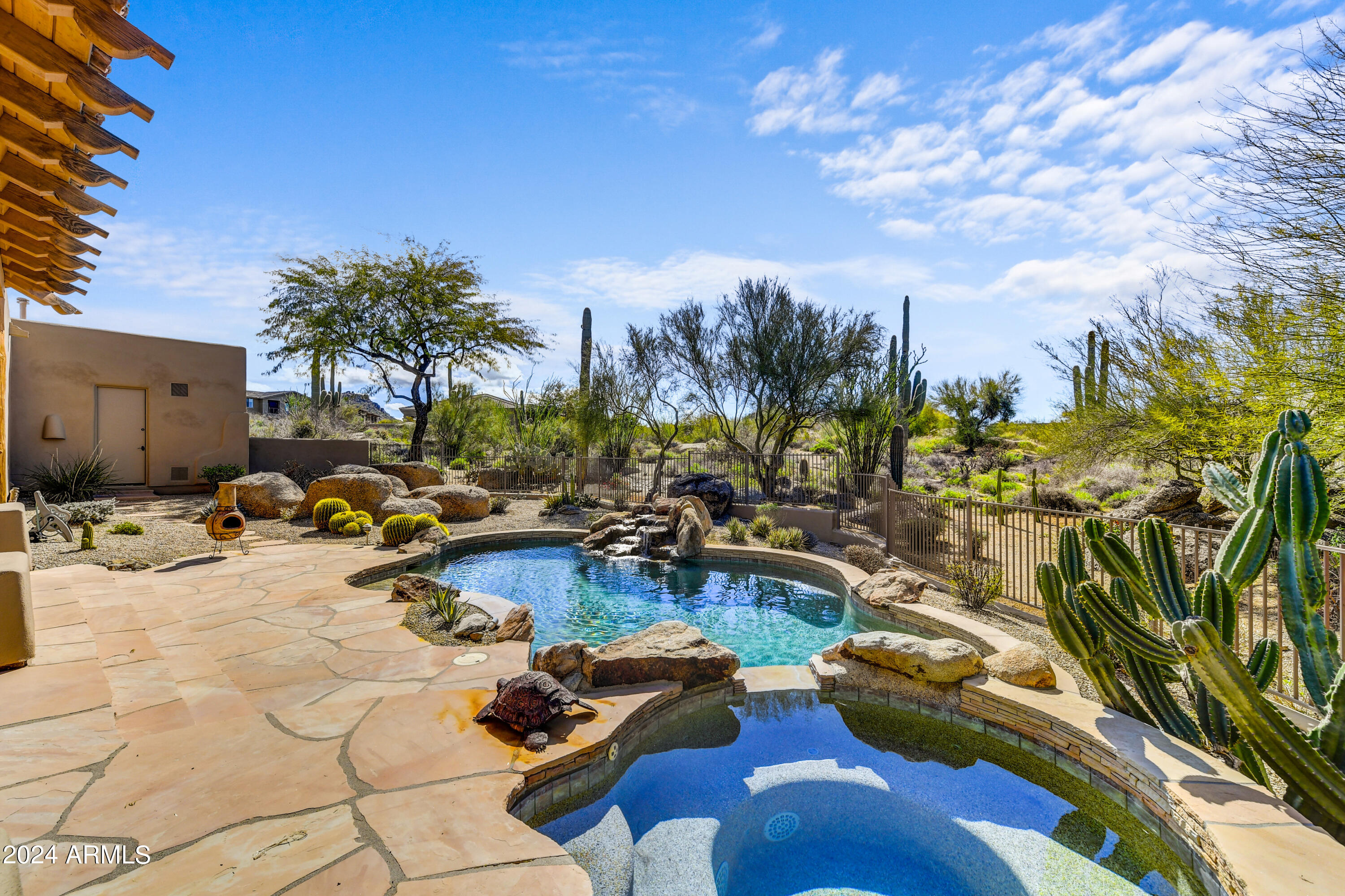 9895 E MONUMENT Drive