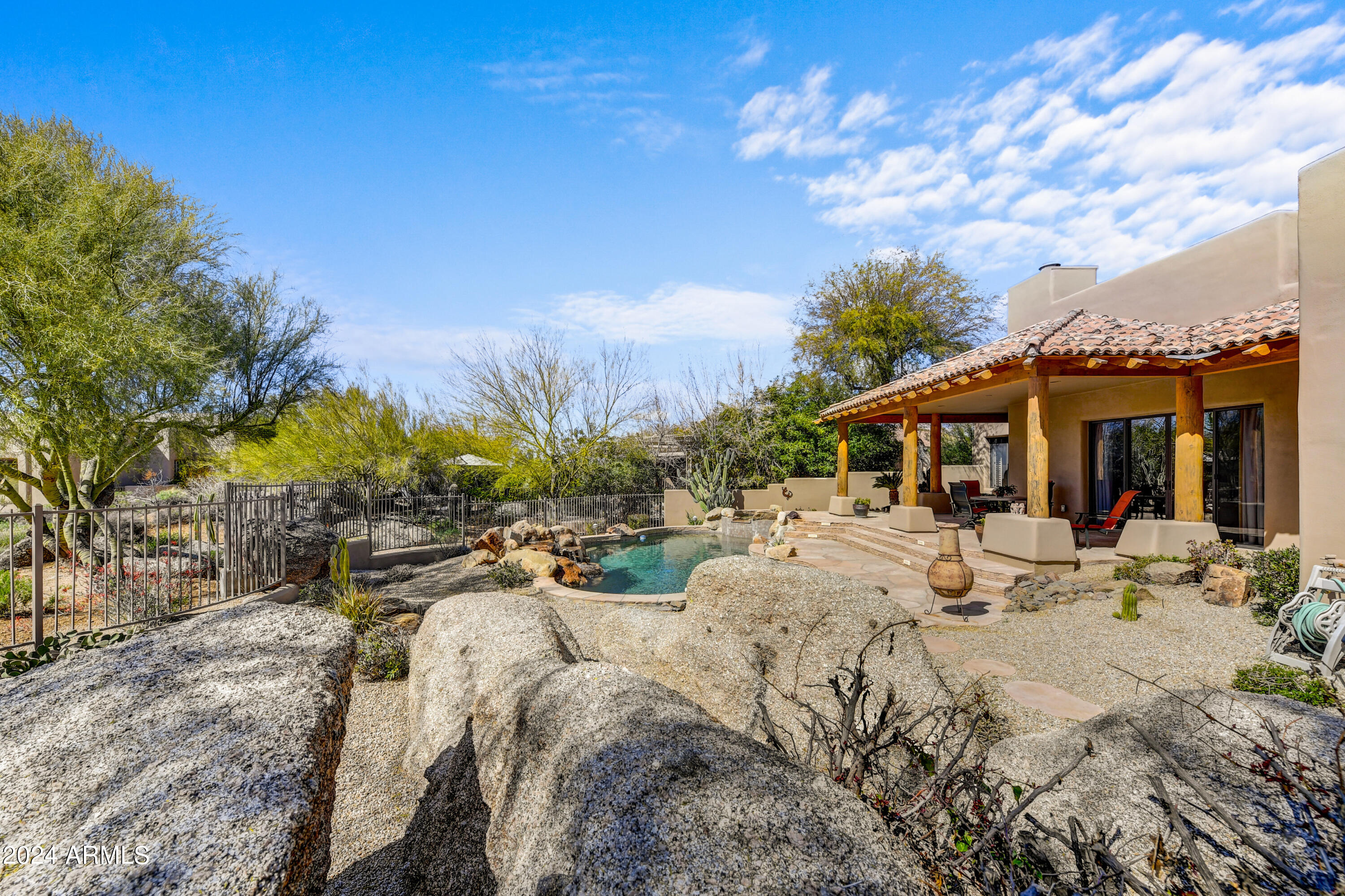 9895 E MONUMENT Drive