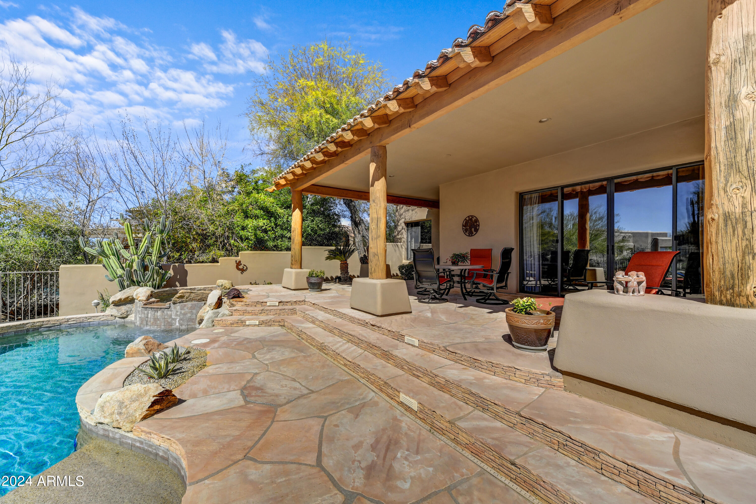9895 E MONUMENT Drive