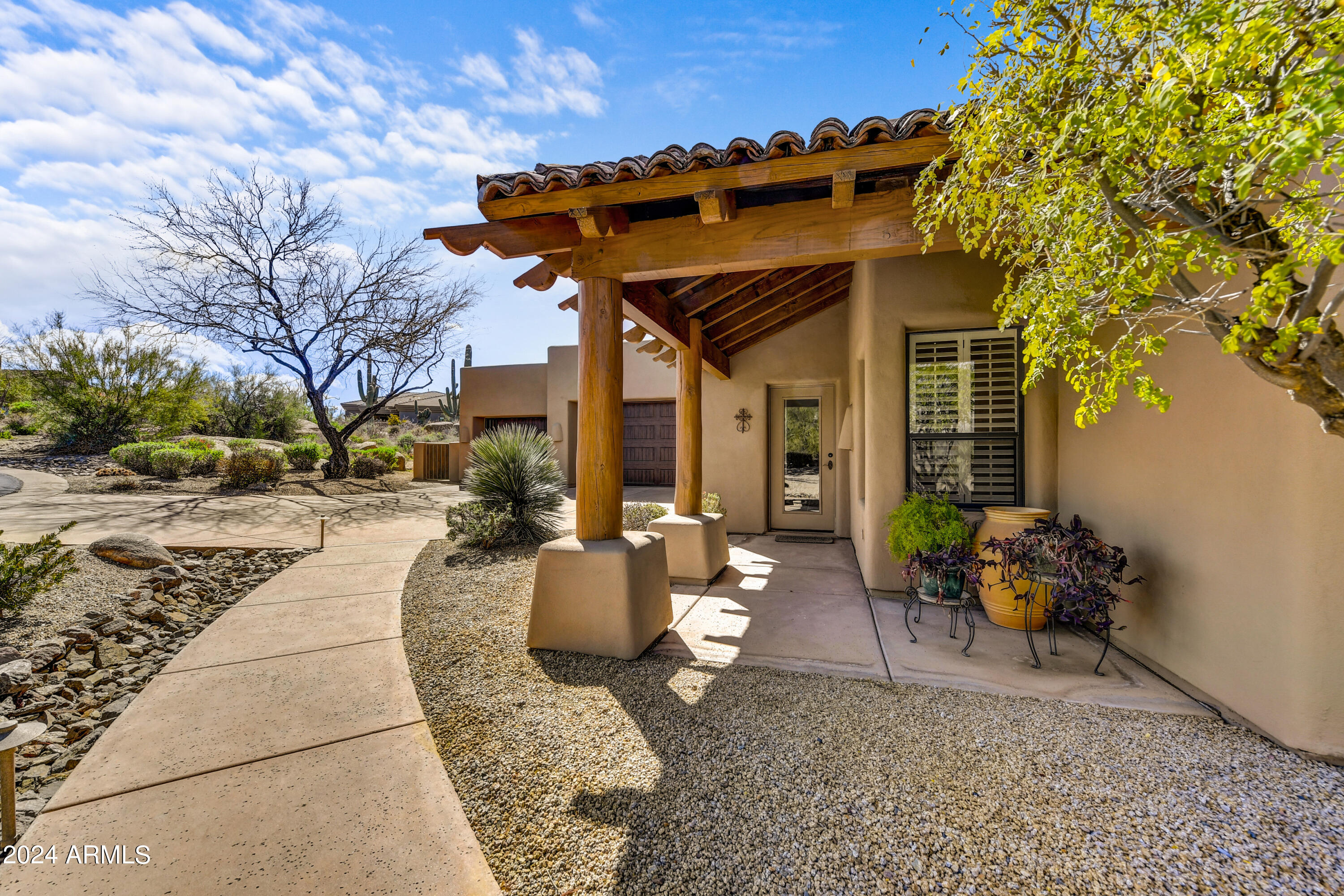 9895 E MONUMENT Drive