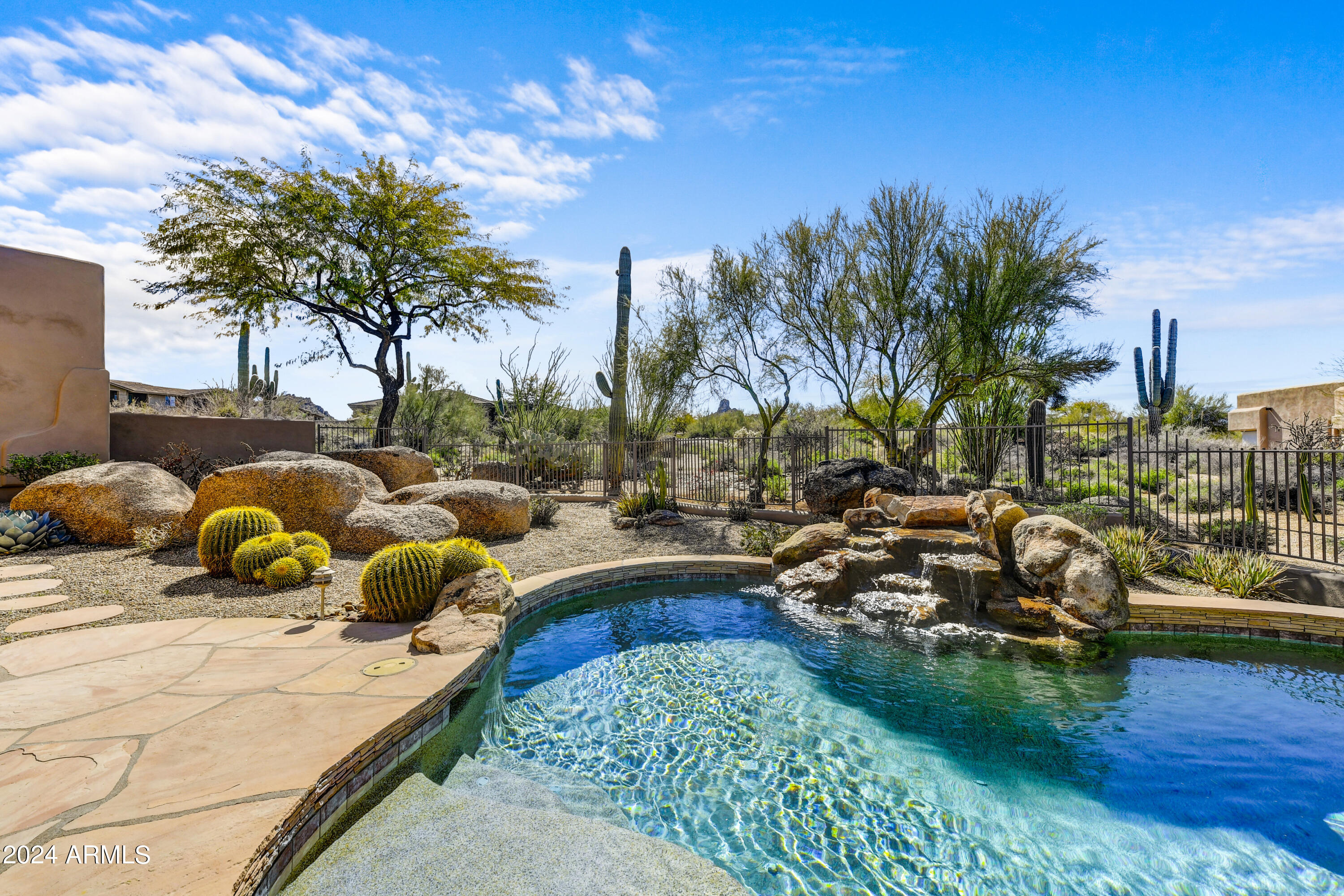 9895 E MONUMENT Drive
