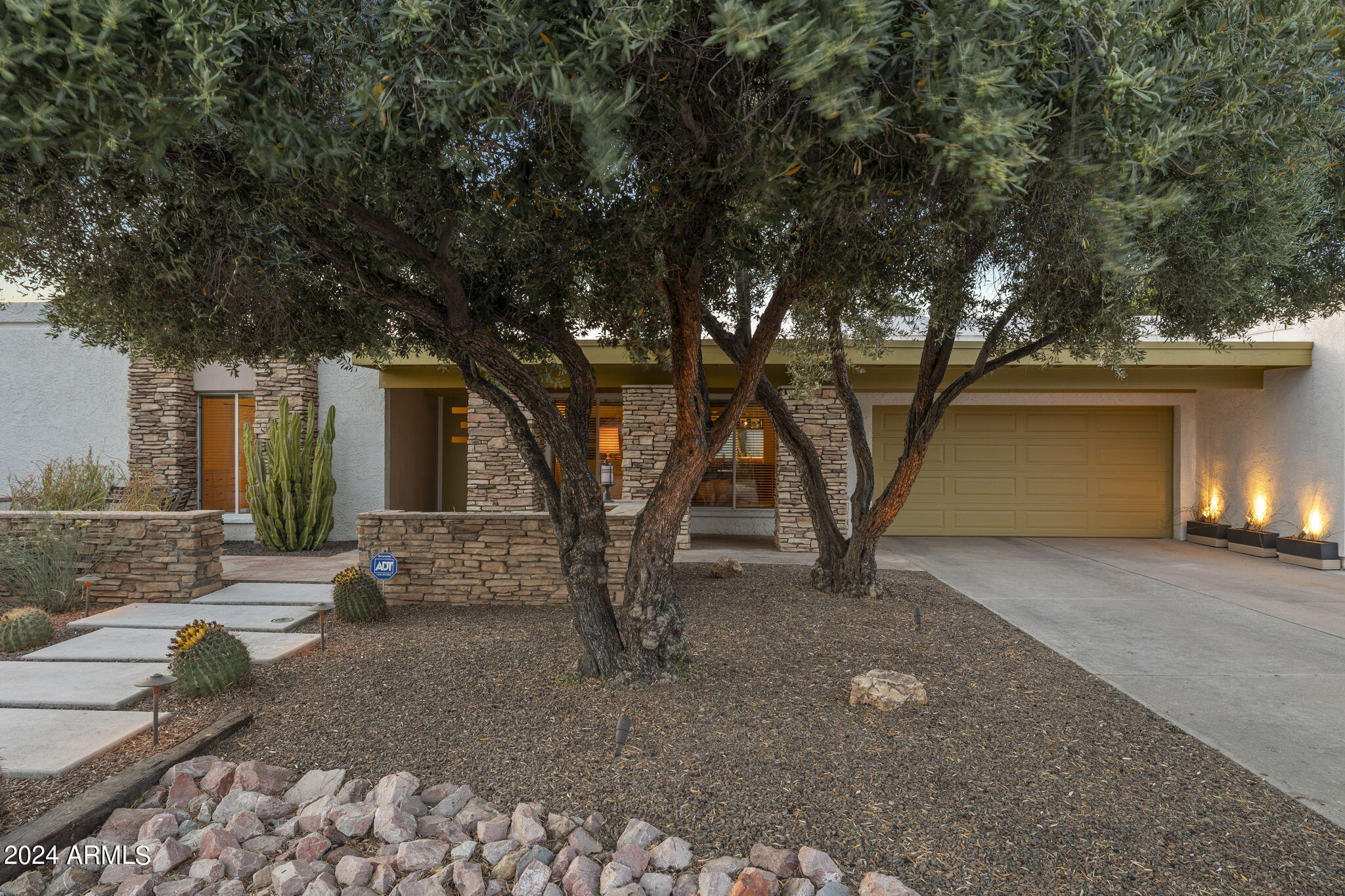 5018 E REDFIELD Road