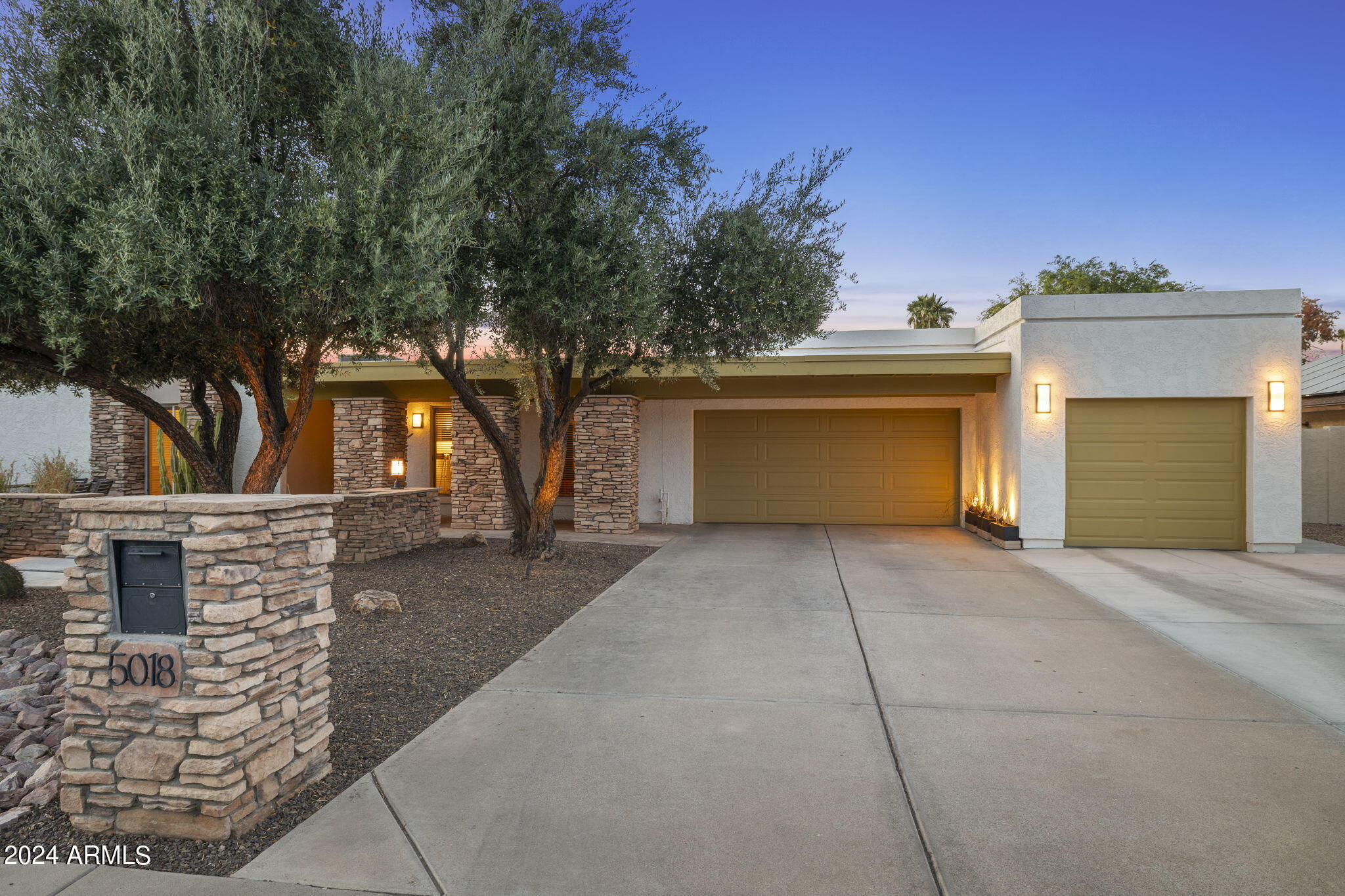 5018 E REDFIELD Road