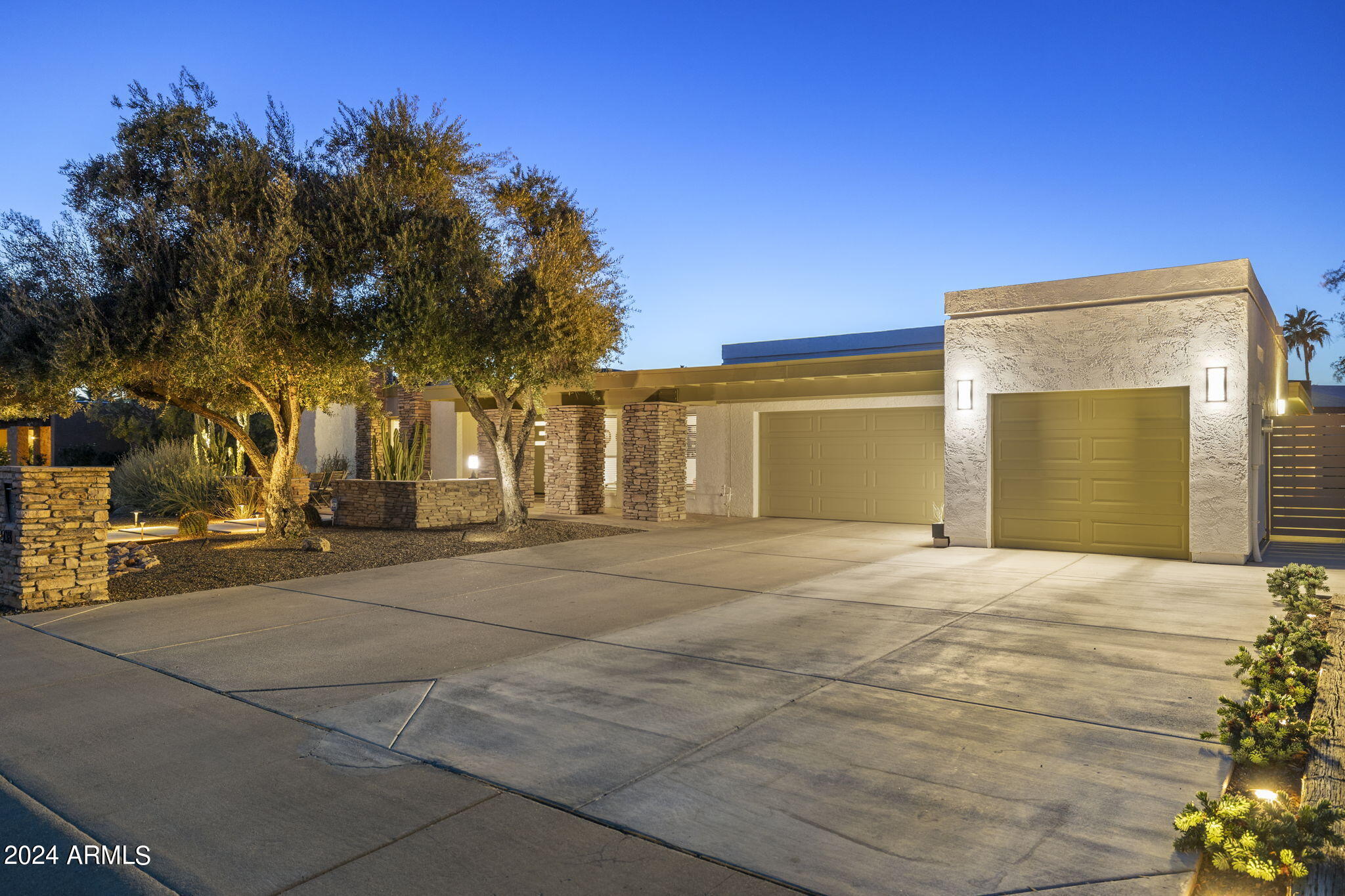 5018 E REDFIELD Road