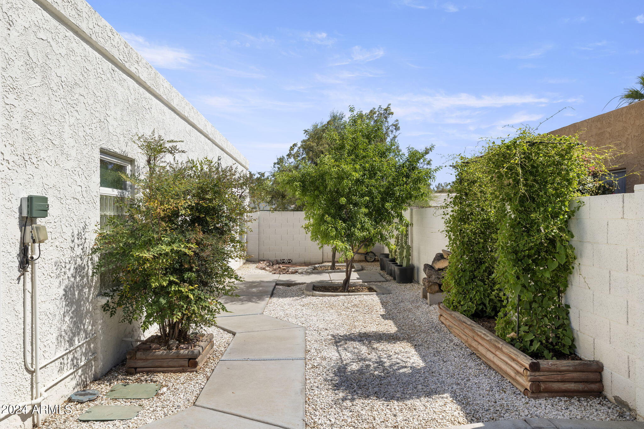 5018 E REDFIELD Road