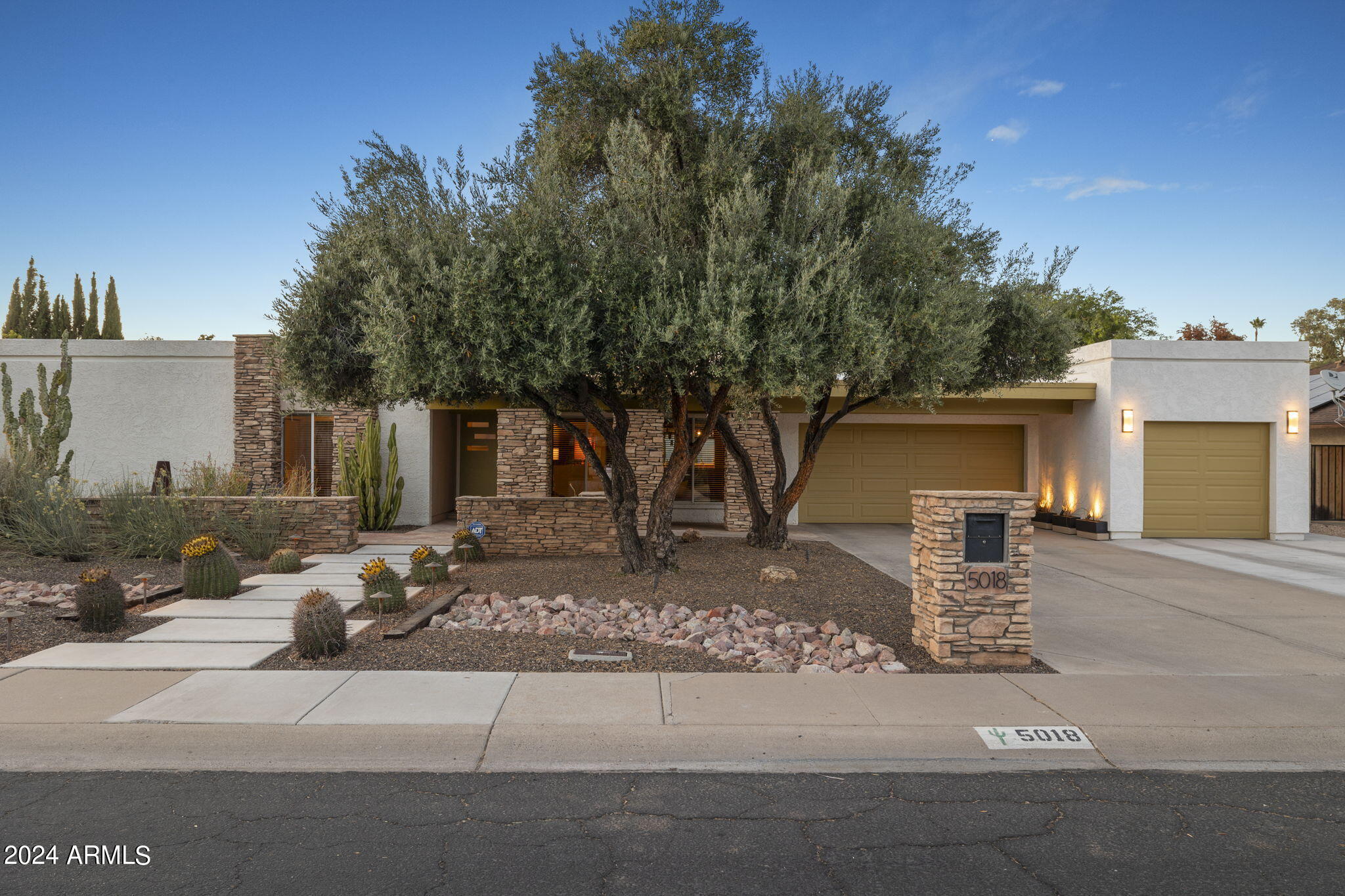 5018 E REDFIELD Road