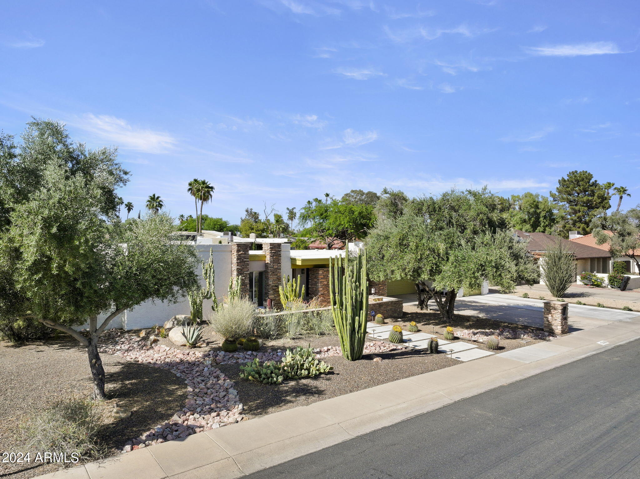 5018 E REDFIELD Road