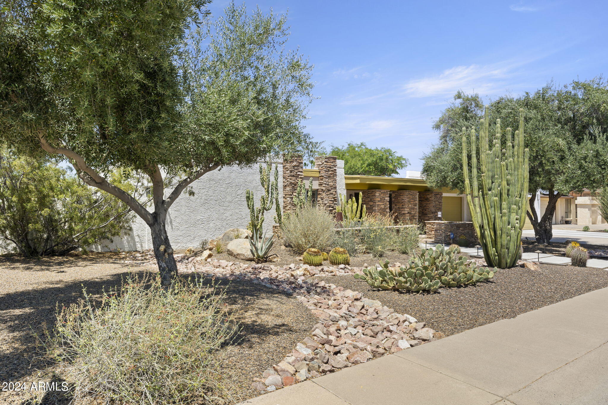 5018 E REDFIELD Road