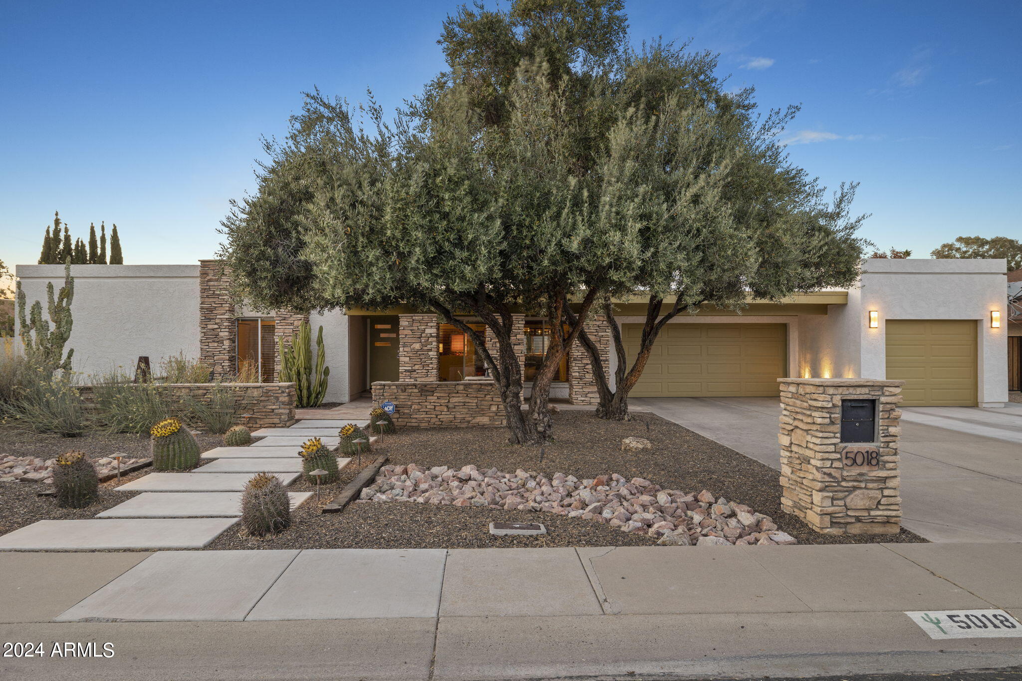 5018 E REDFIELD Road