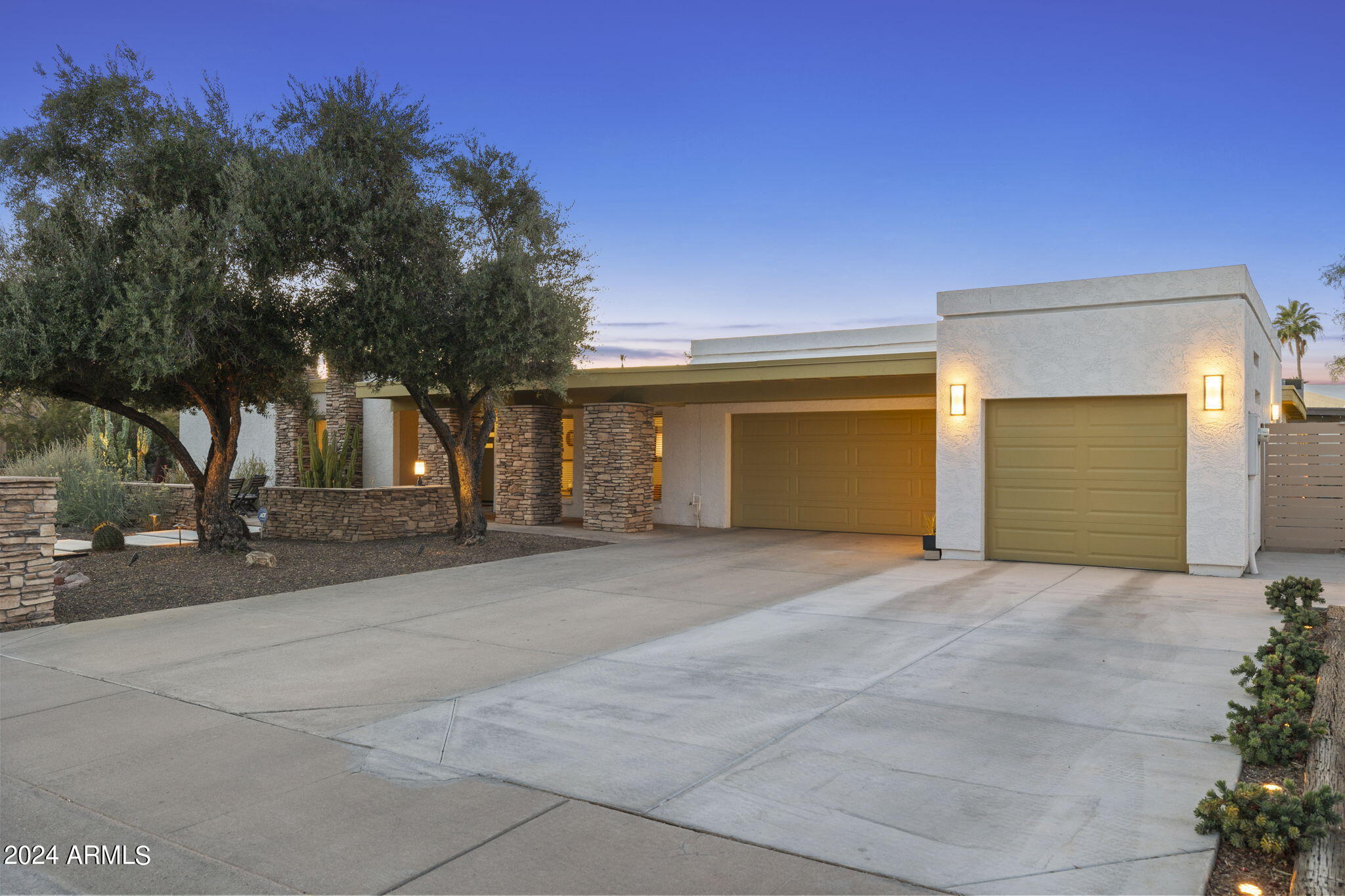 5018 E REDFIELD Road