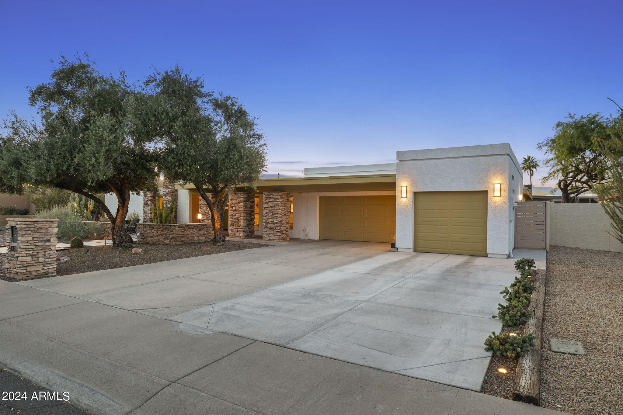 5018 E REDFIELD Road
