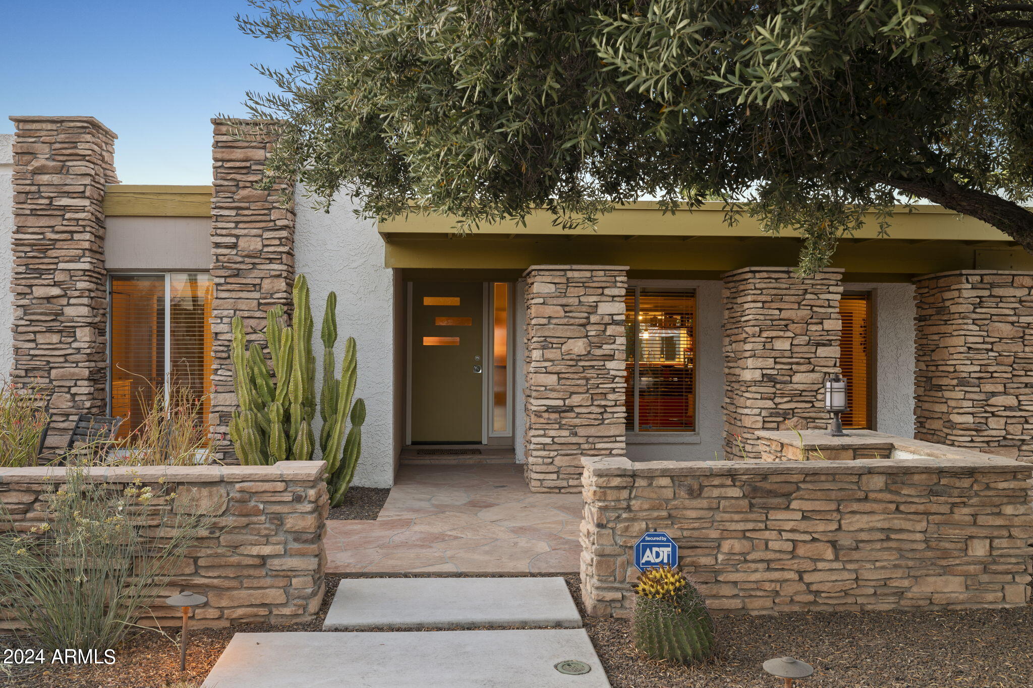 5018 E REDFIELD Road
