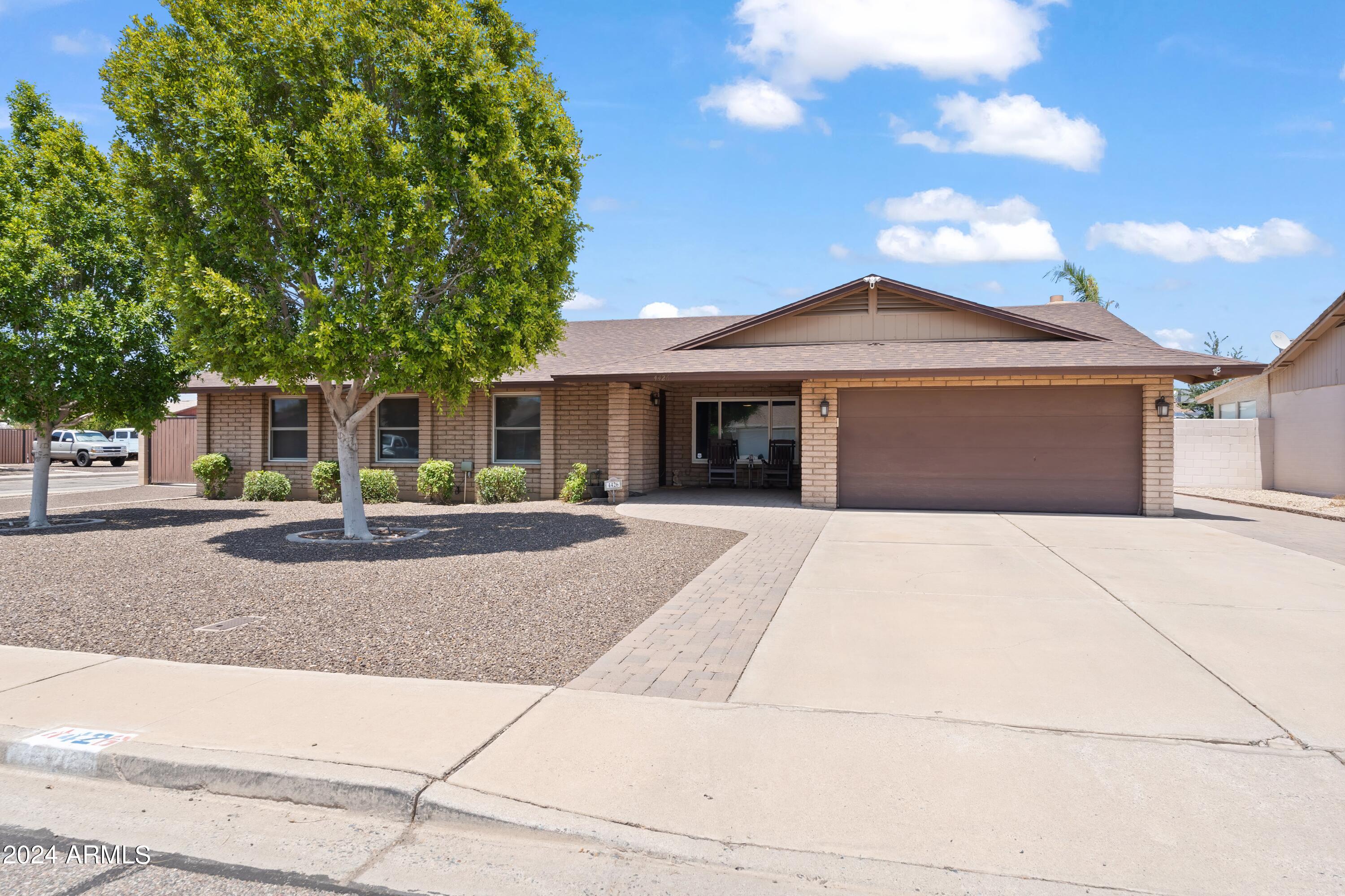 4426 E PHELPS Road