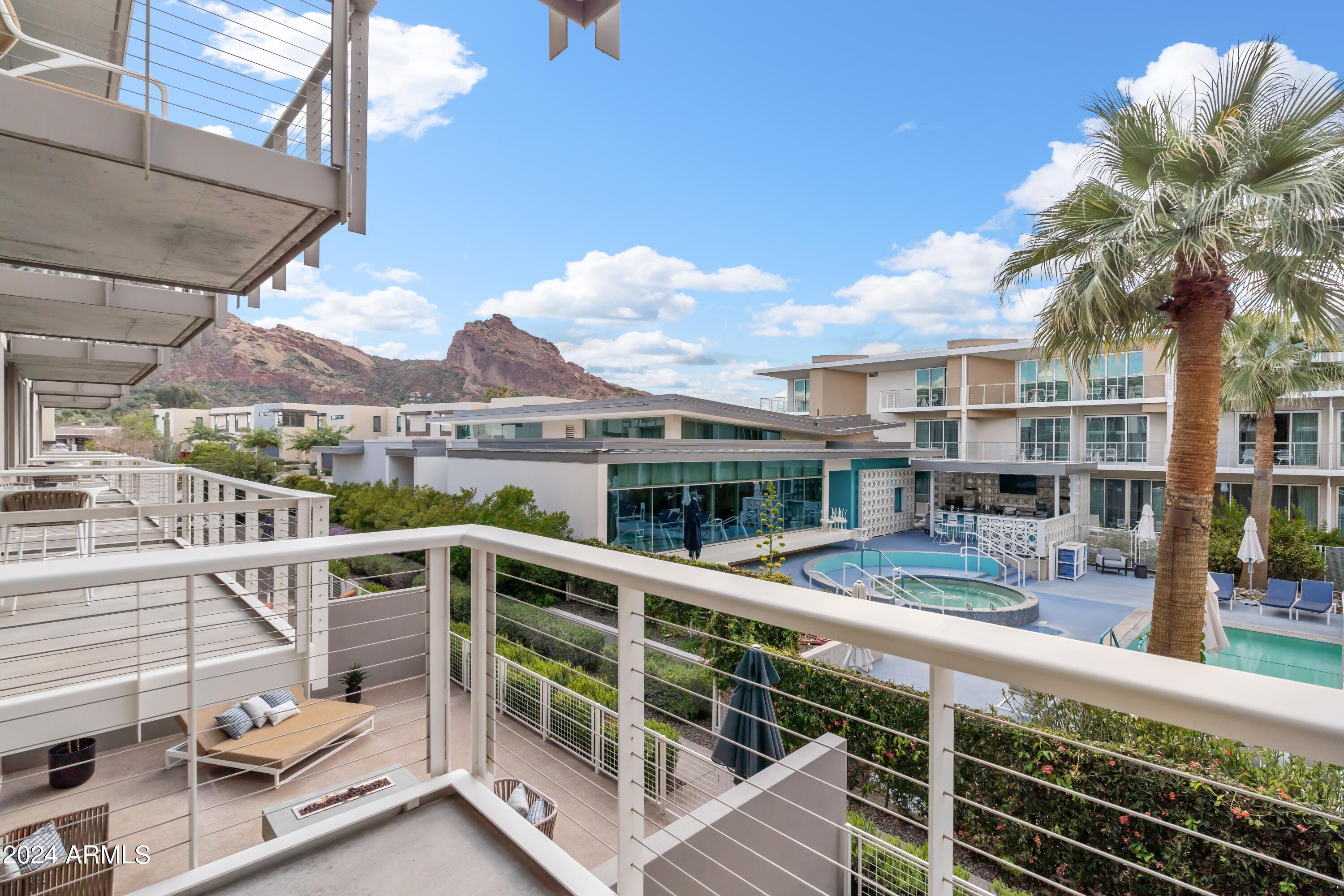 5455 E LINCOLN Drive # 2017