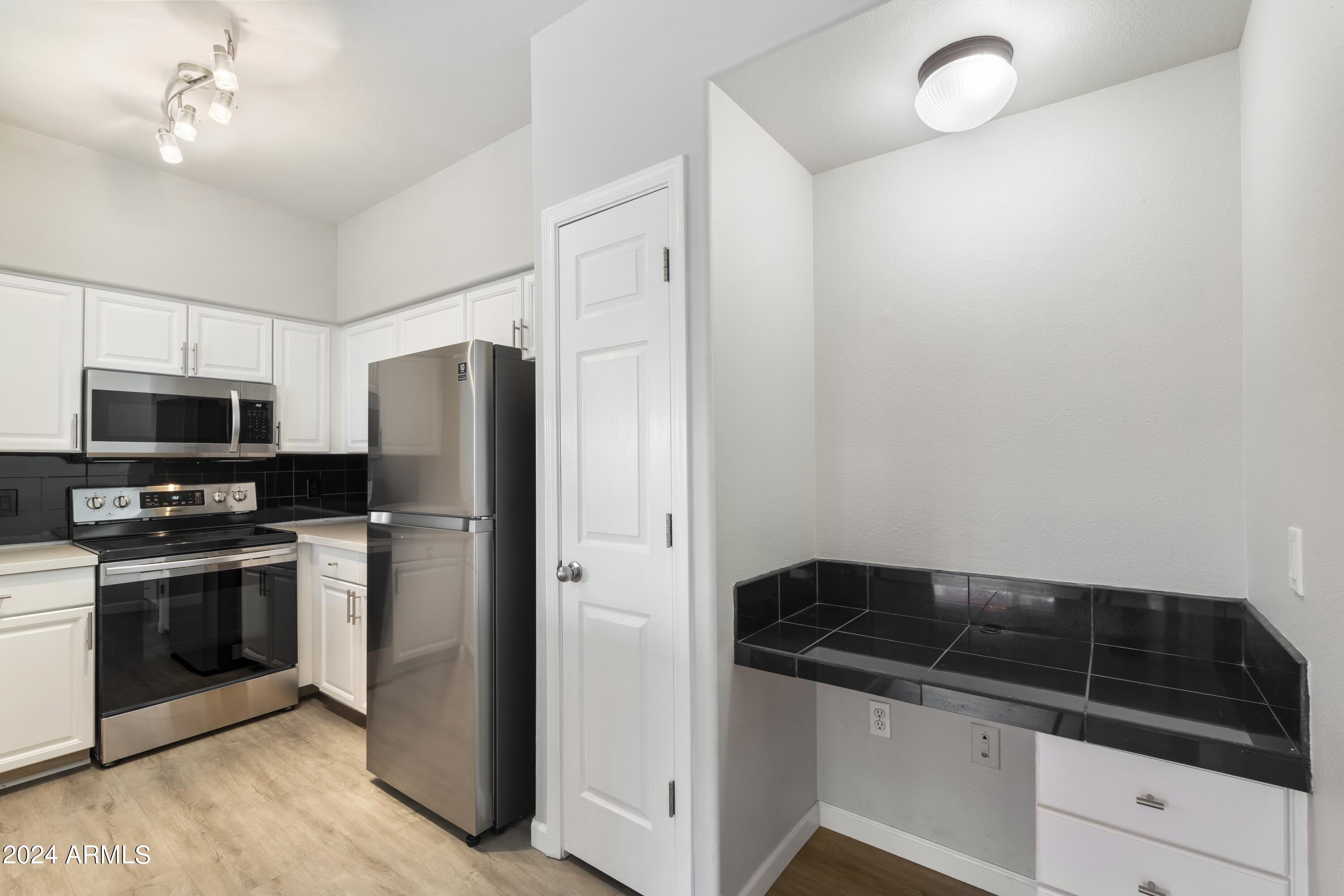 19777 N 76TH Street # 2216