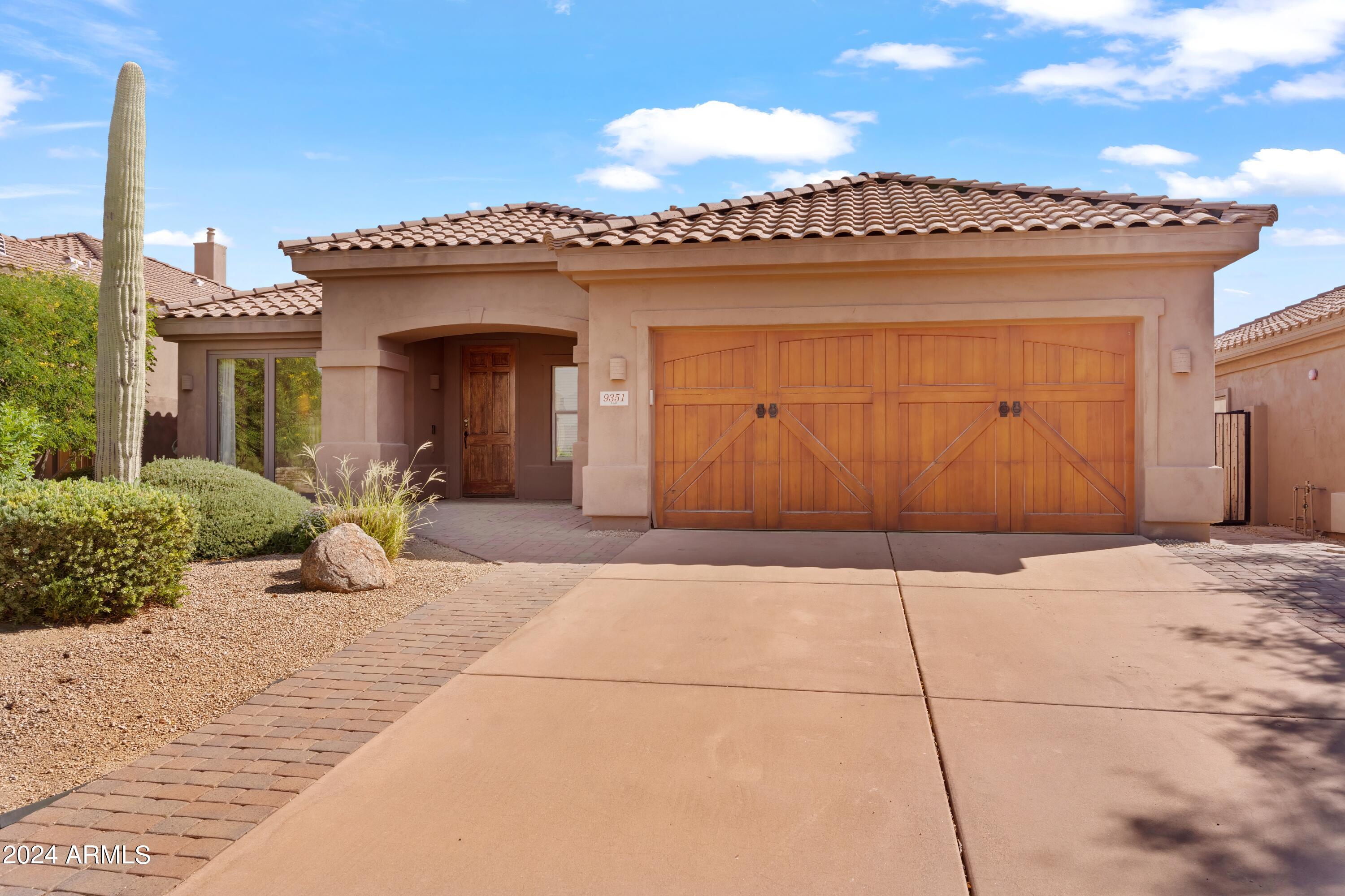 9351 E WHITEWING Drive