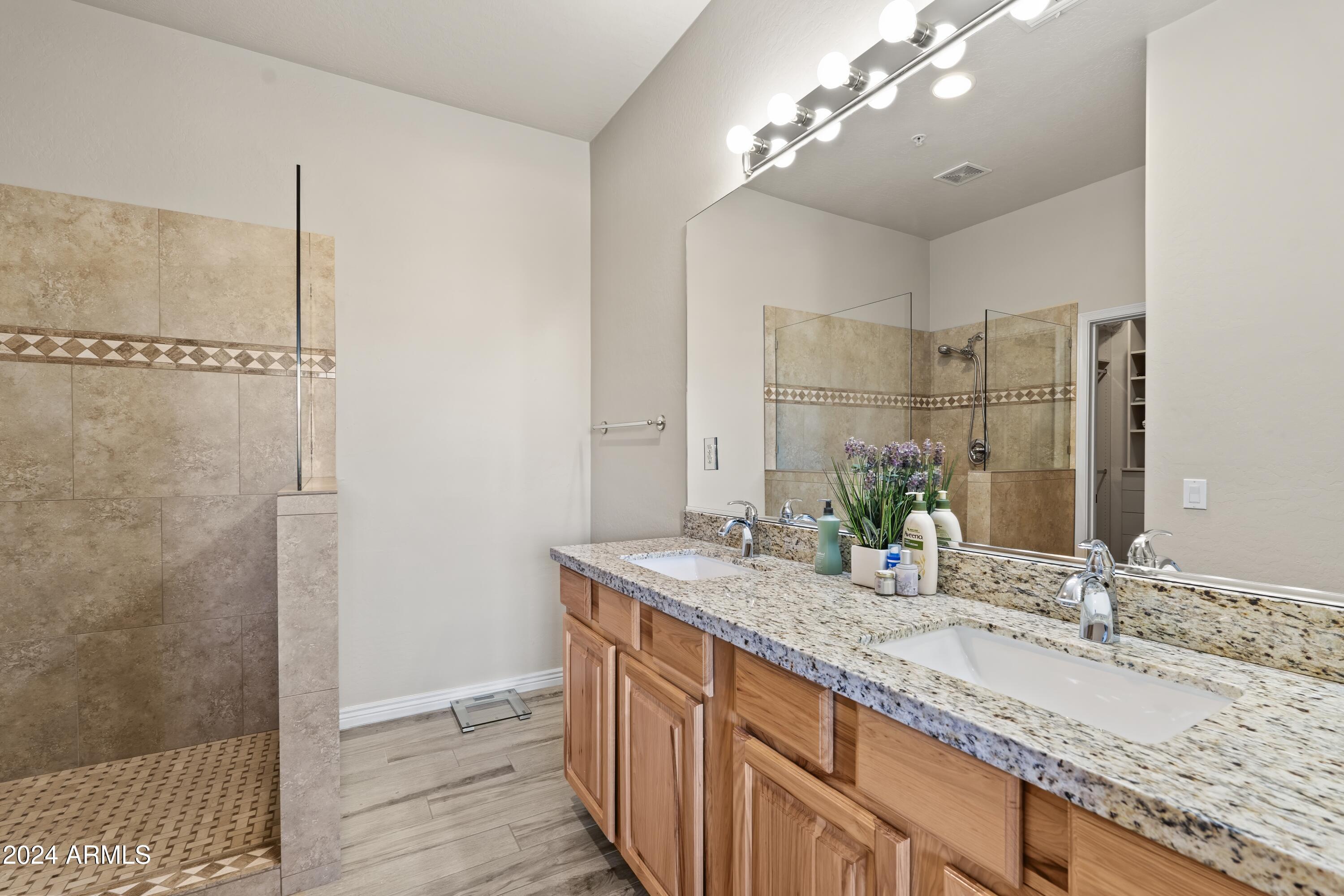 19550 N GRAYHAWK Drive # 2018