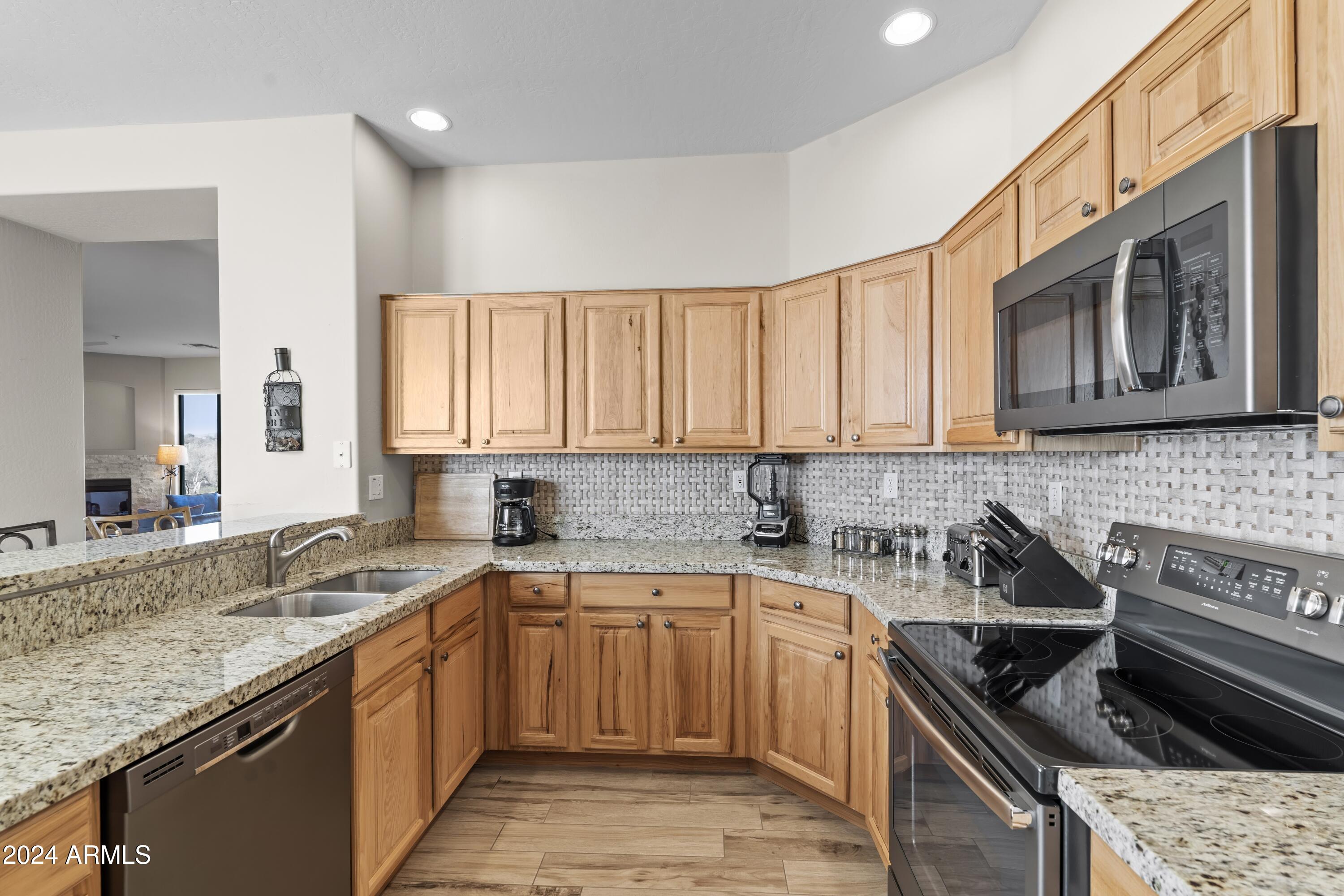 19550 N GRAYHAWK Drive # 2018
