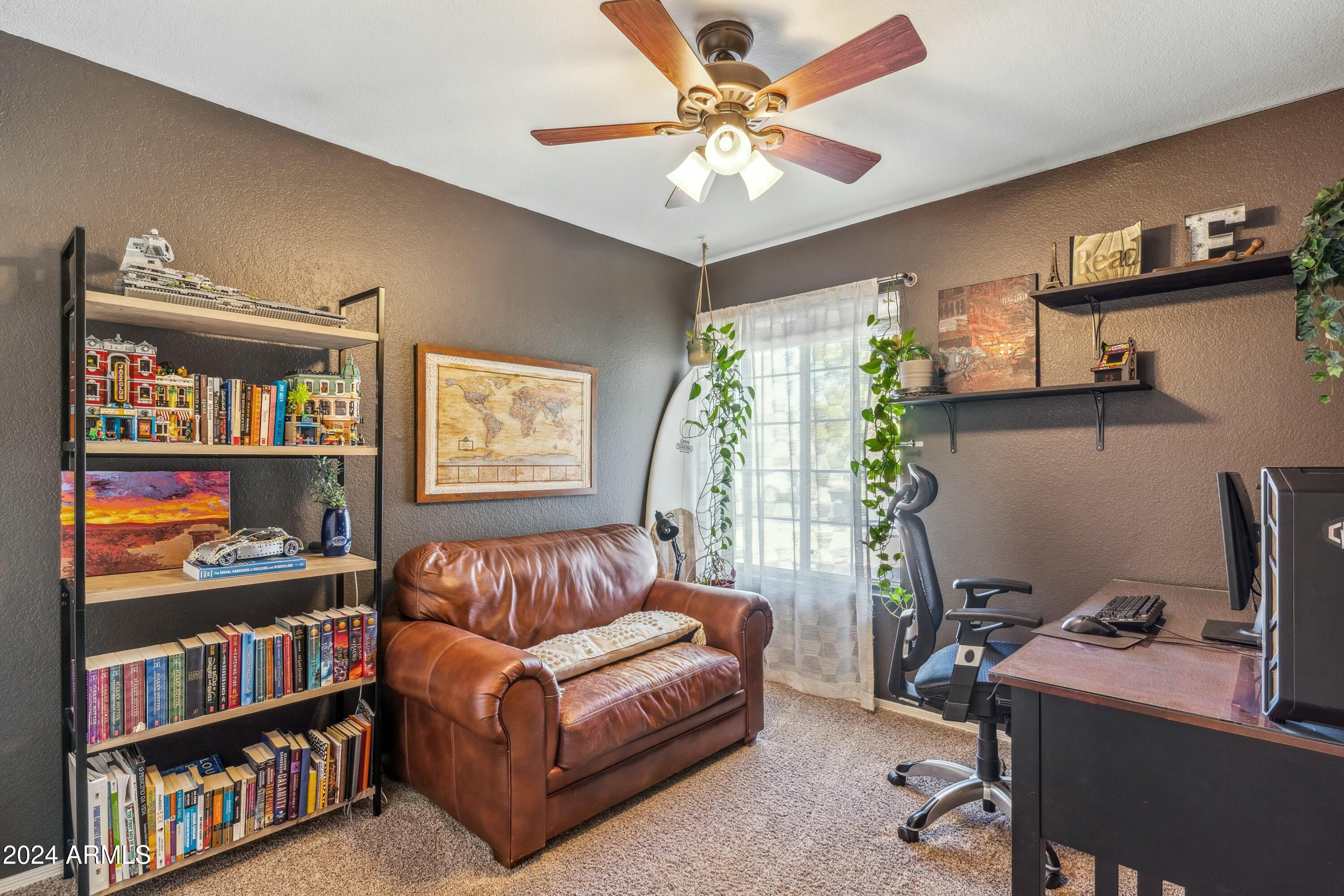 4045 W ABRAHAM Lane