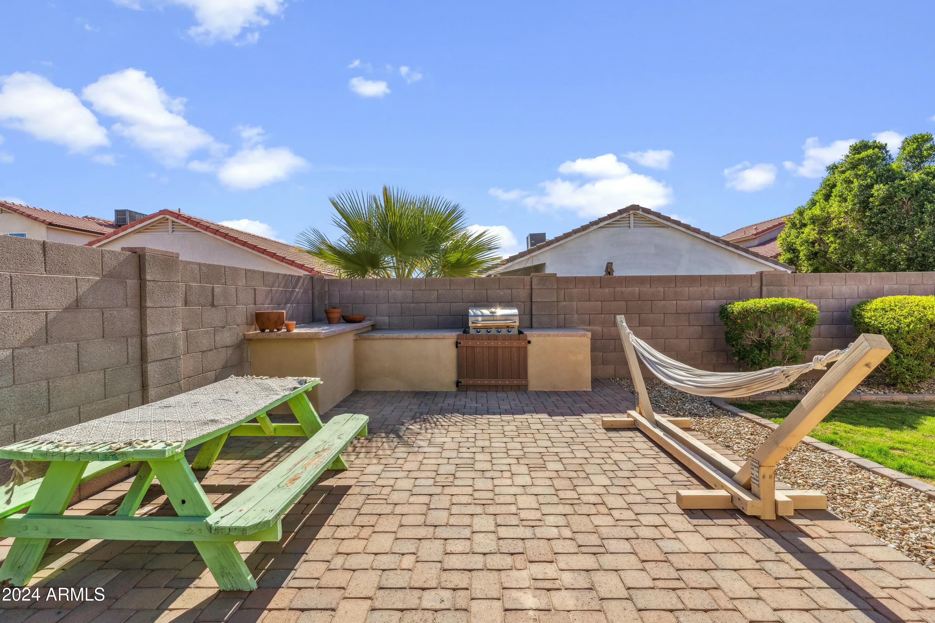 4045 W ABRAHAM Lane
