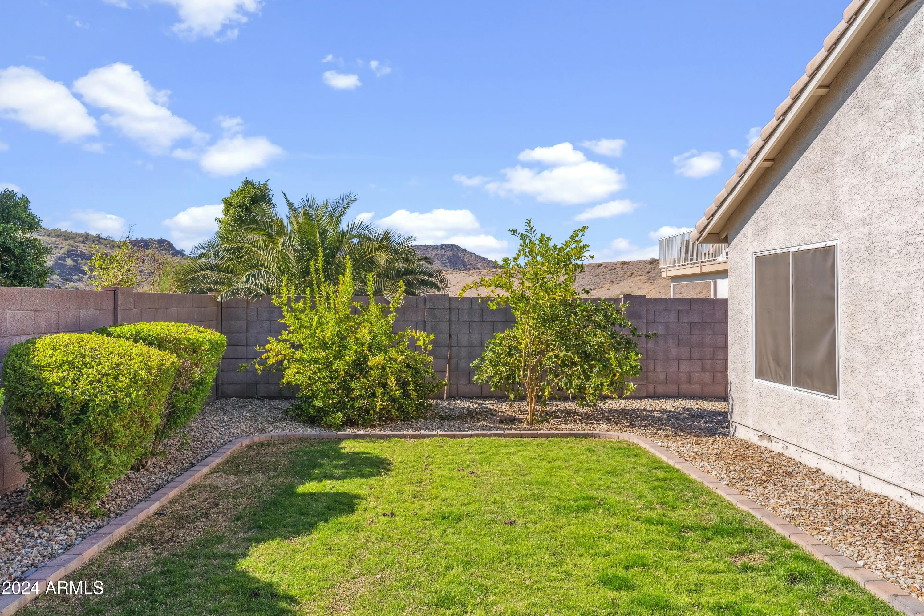 4045 W ABRAHAM Lane