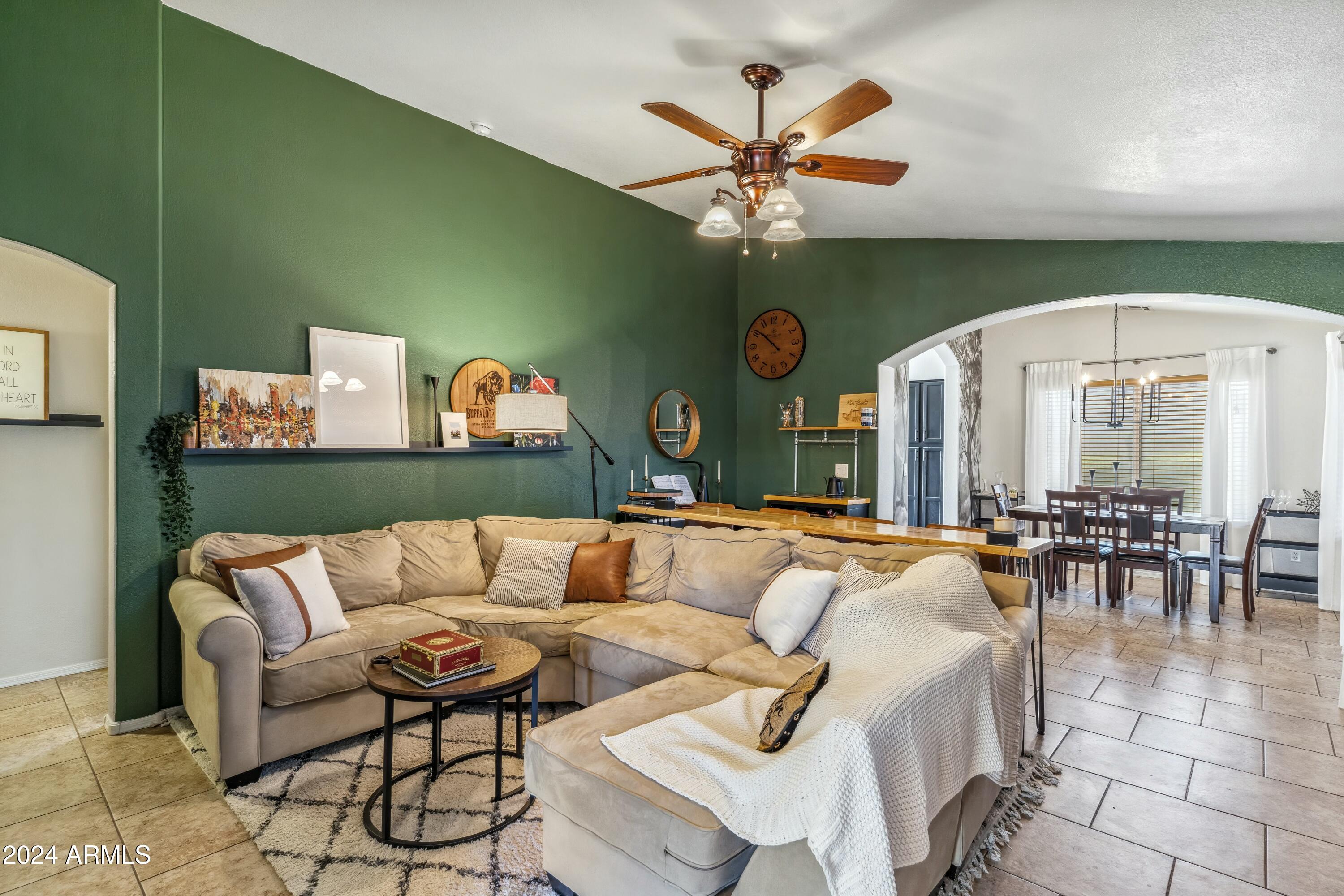 4045 W ABRAHAM Lane