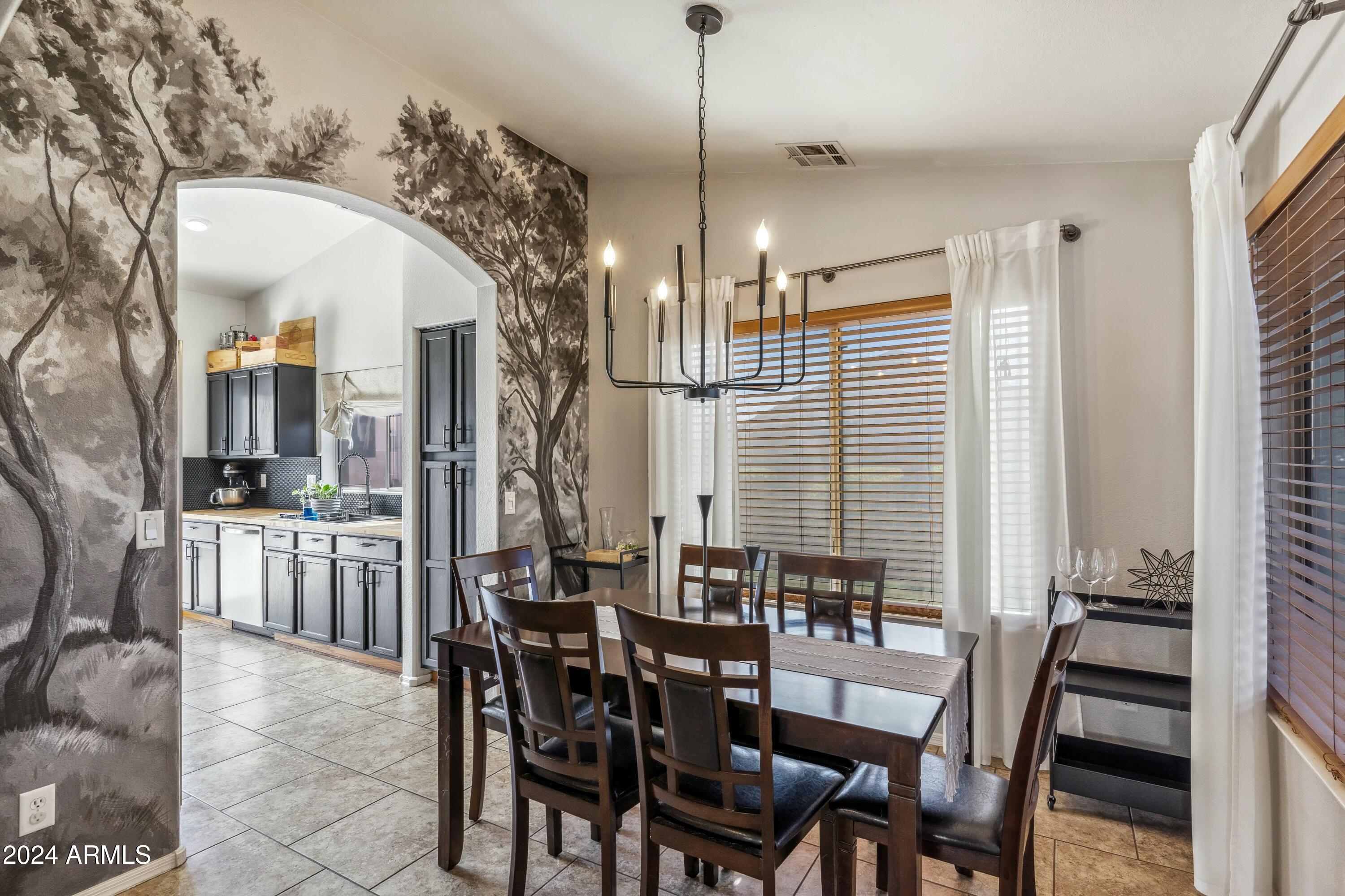 4045 W ABRAHAM Lane