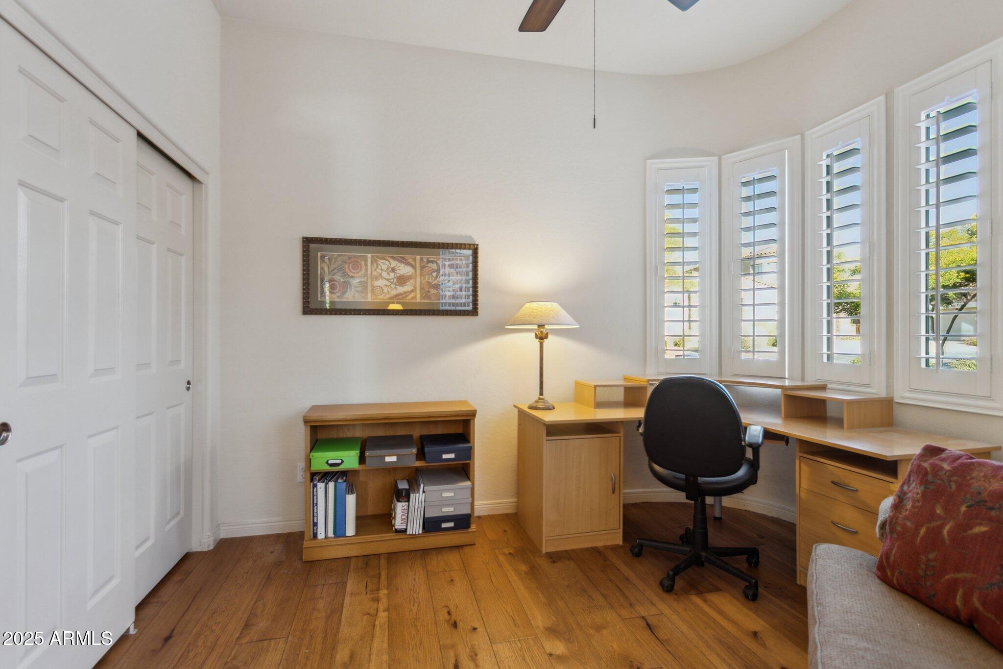 19550 N GRAYHAWK Drive, 1136