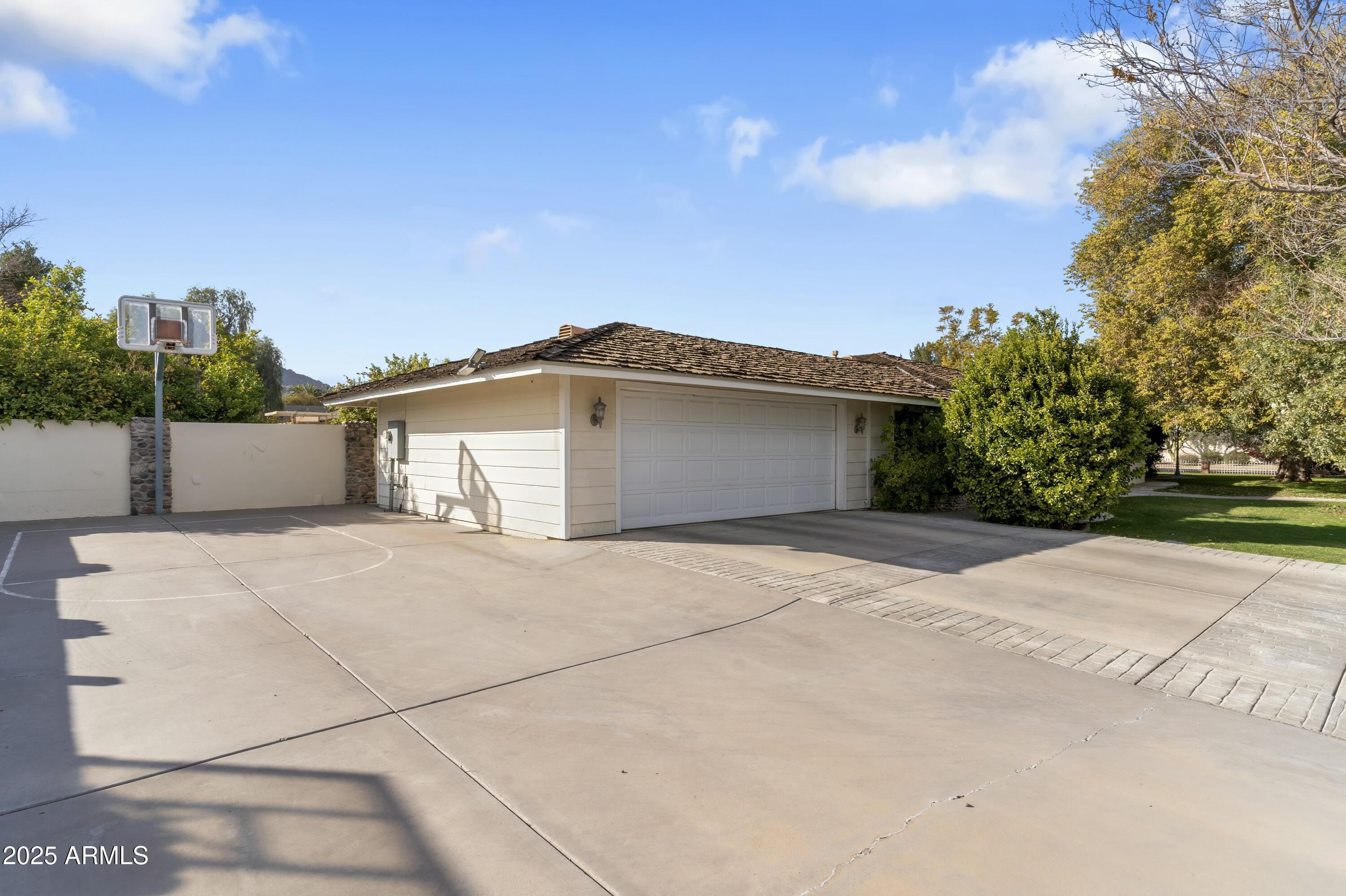 5144 N 69TH Place