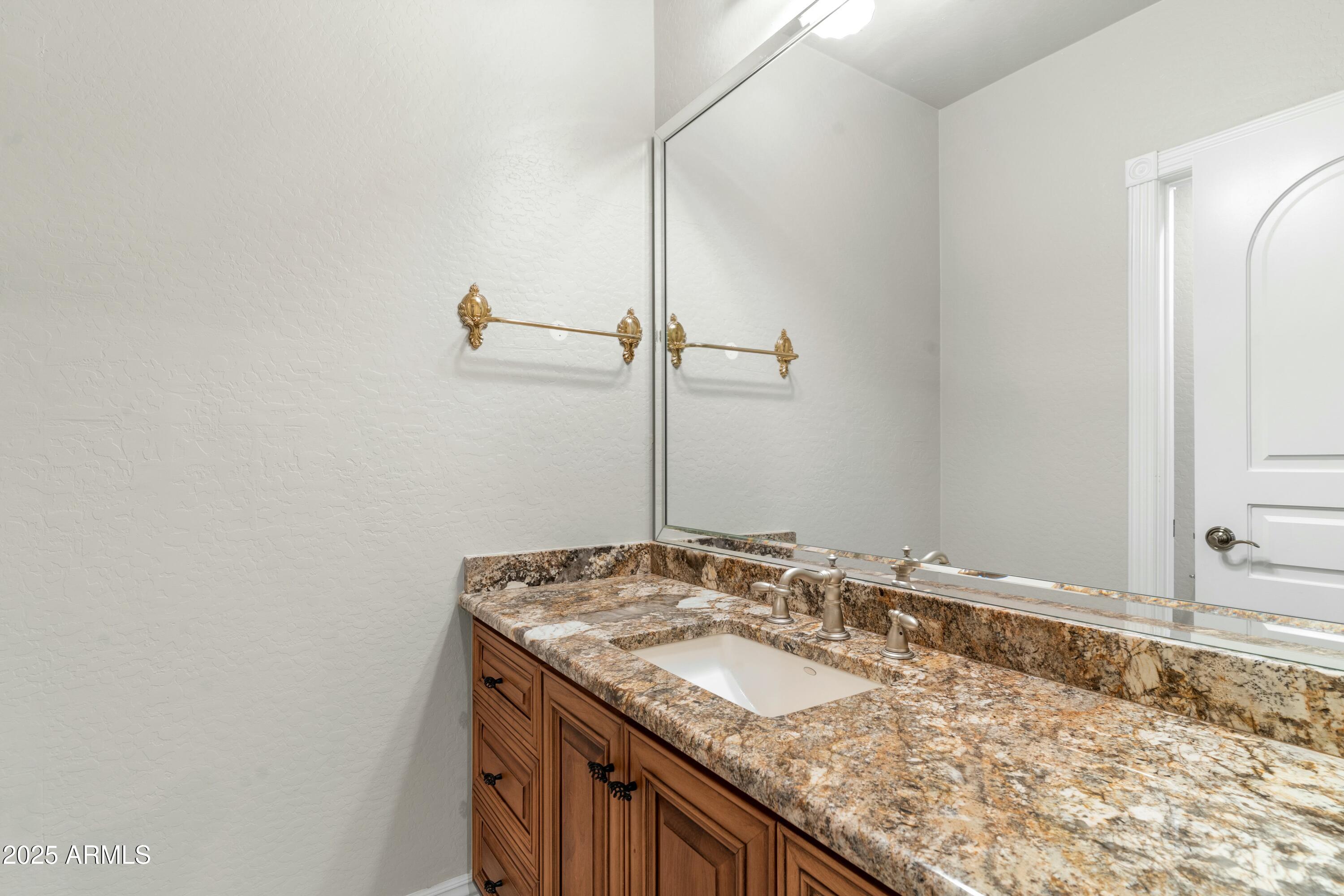 9869 E DAVENPORT Drive