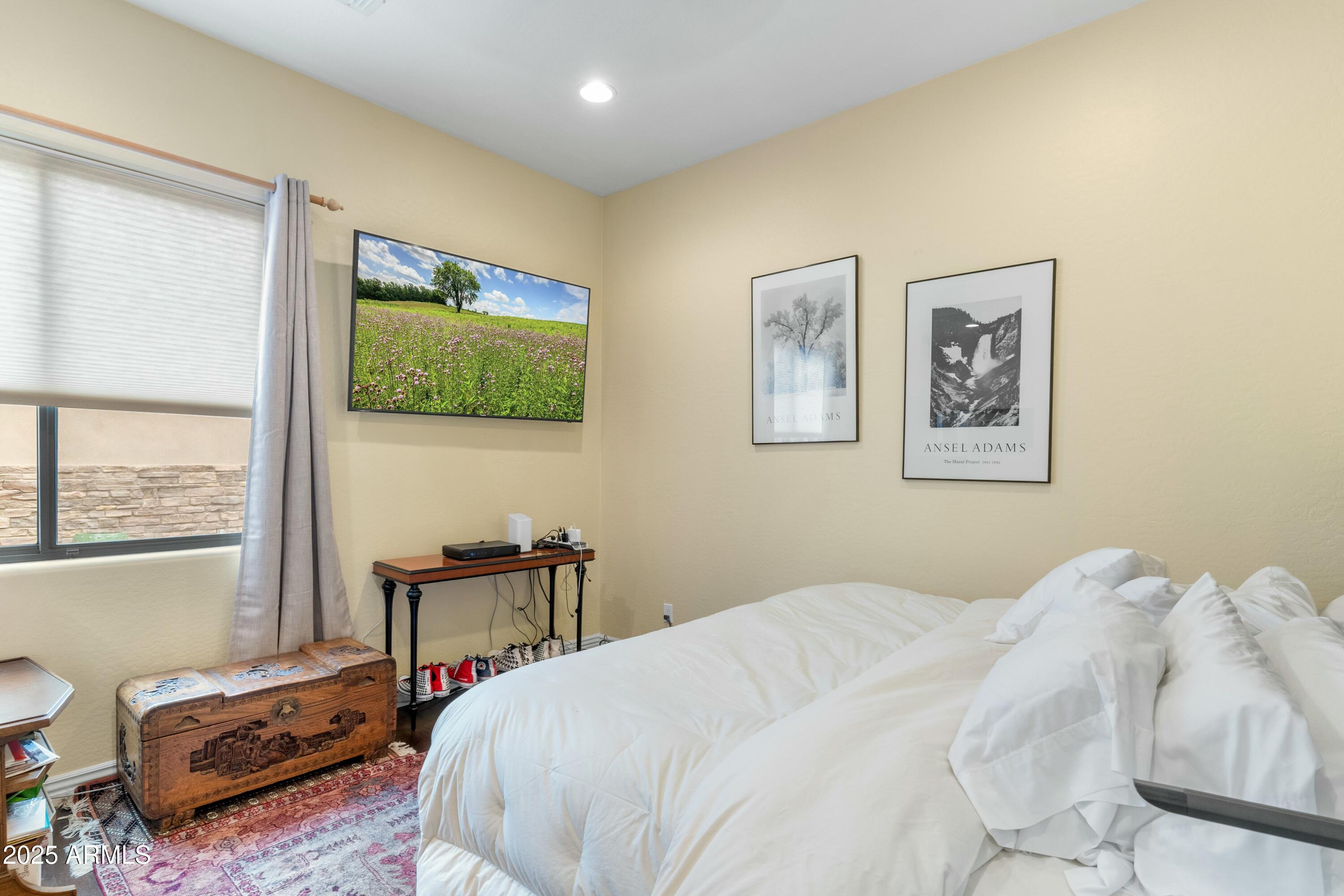 9869 E DAVENPORT Drive