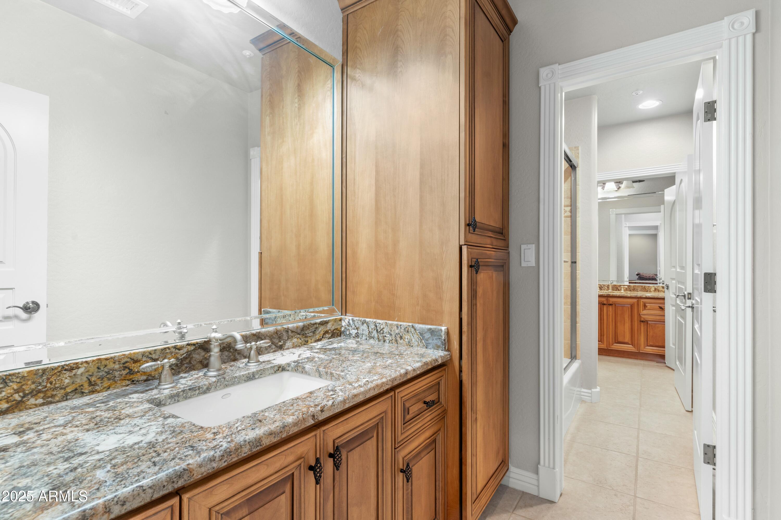 9869 E DAVENPORT Drive