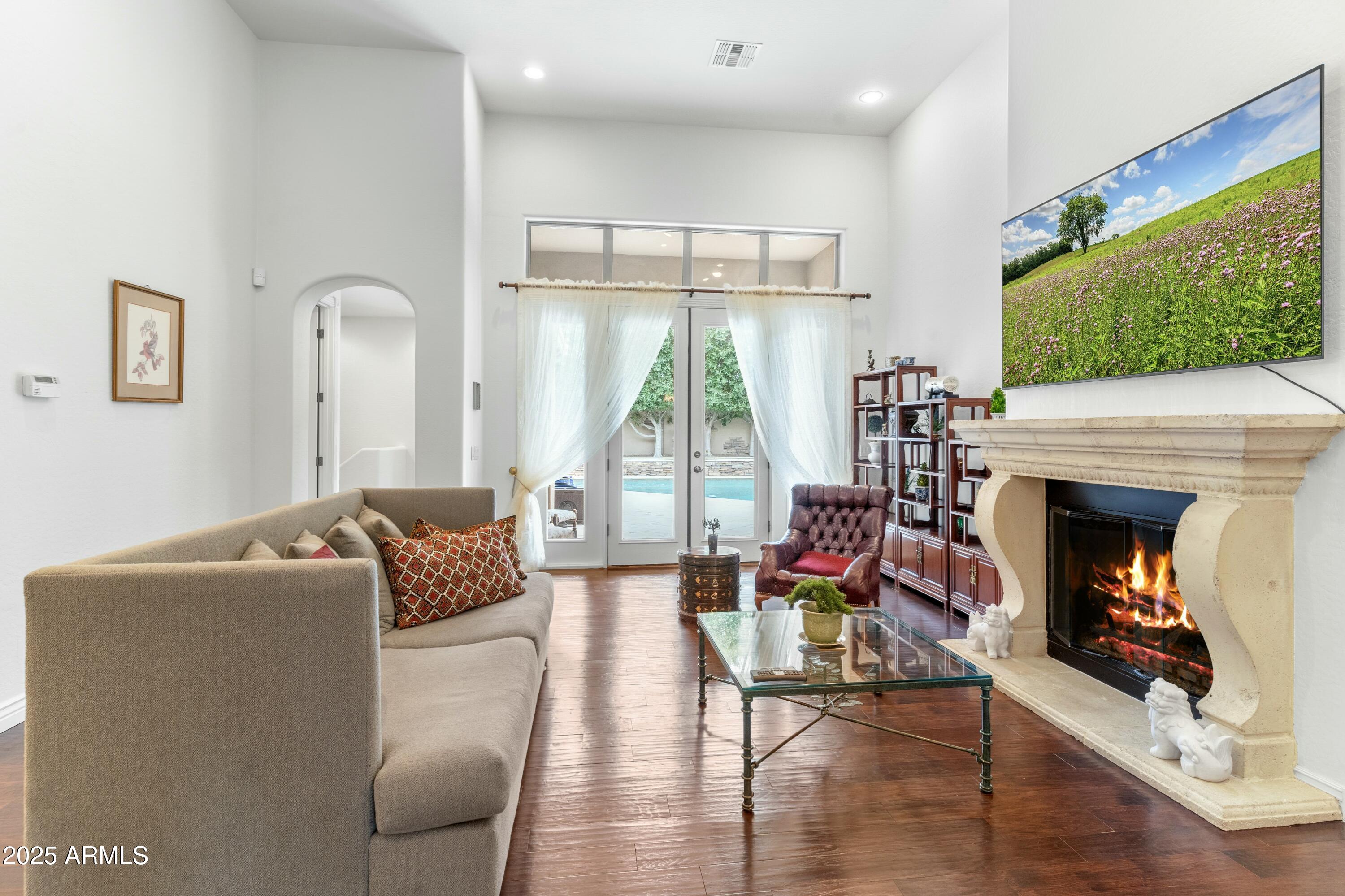 9869 E DAVENPORT Drive