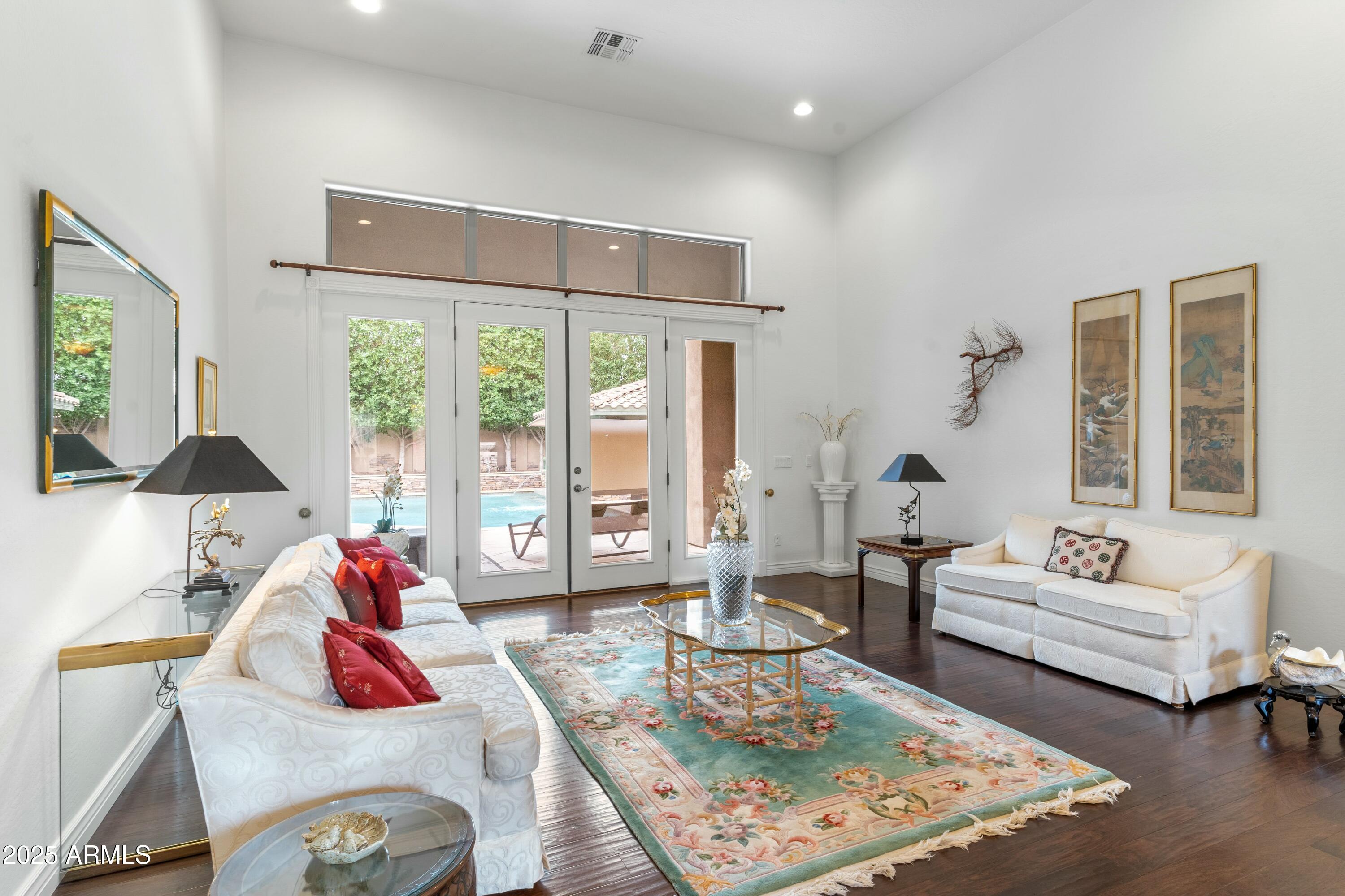 9869 E DAVENPORT Drive