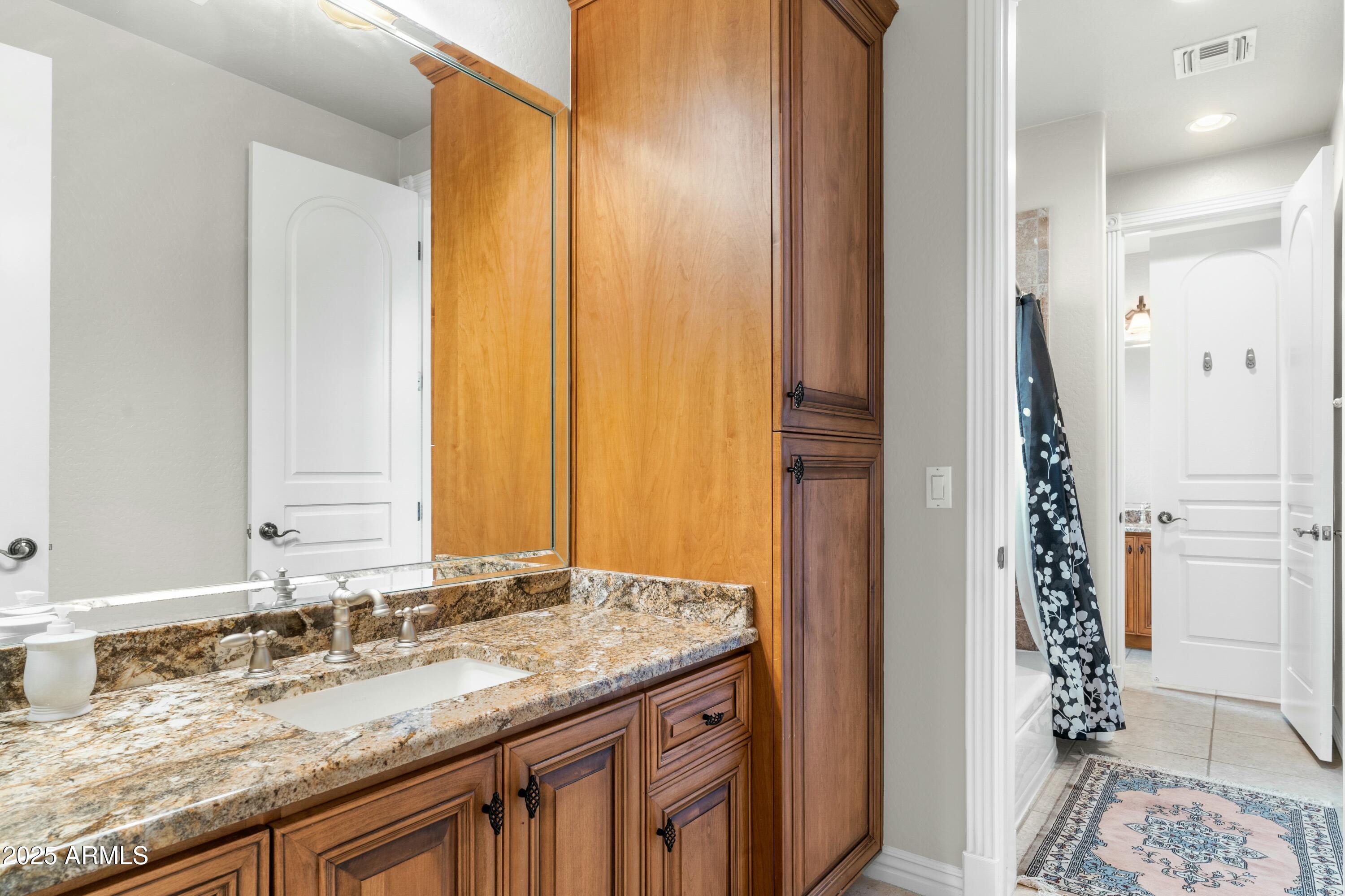 9869 E DAVENPORT Drive